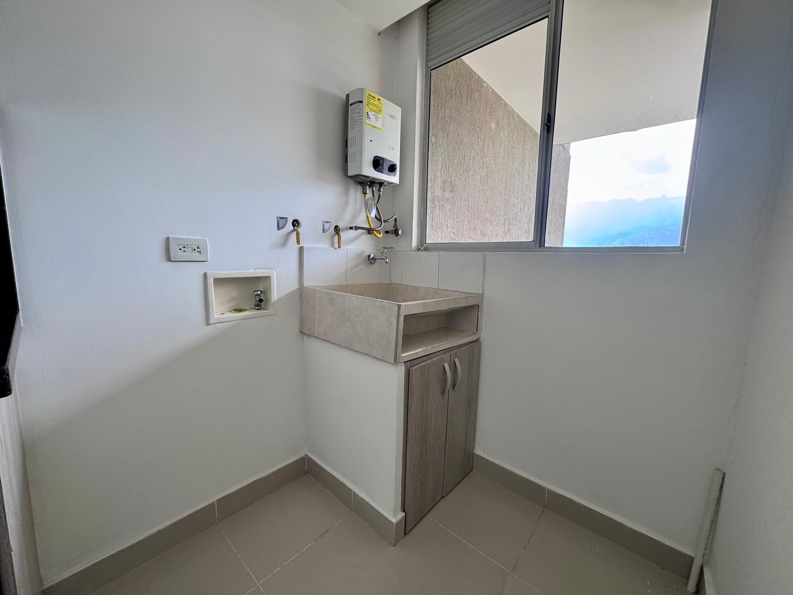 Apartamento en arriendo en Las Antillas, Envigado — foto 5 de 16