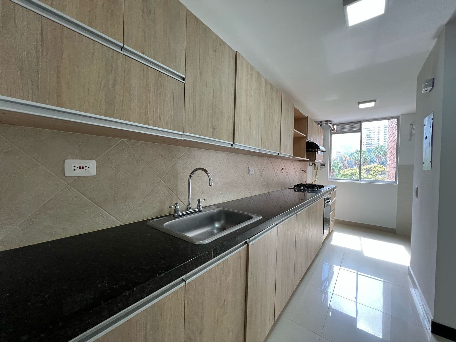 Apartamento en arriendo en La Calera, El Poblado, Medellín — foto 1 de 20