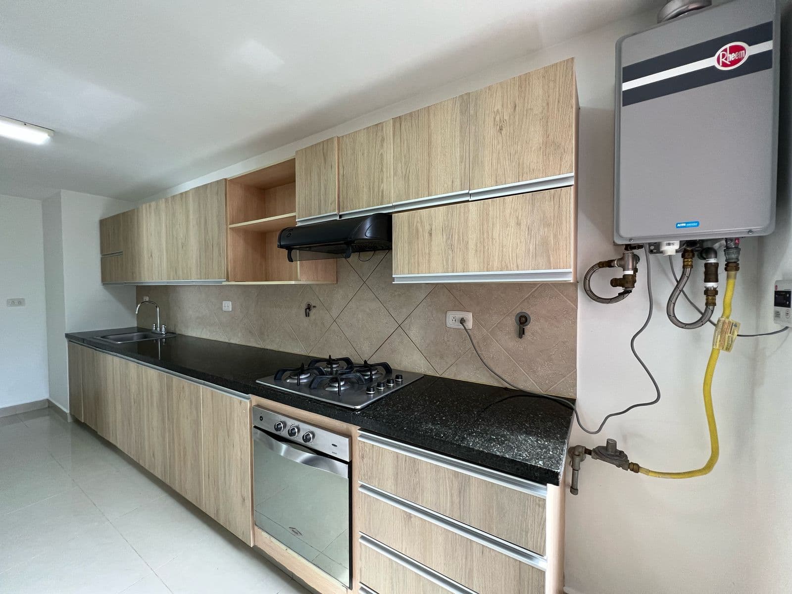 Apartamento en arriendo en La Calera, El Poblado, Medellín — foto 3 de 20