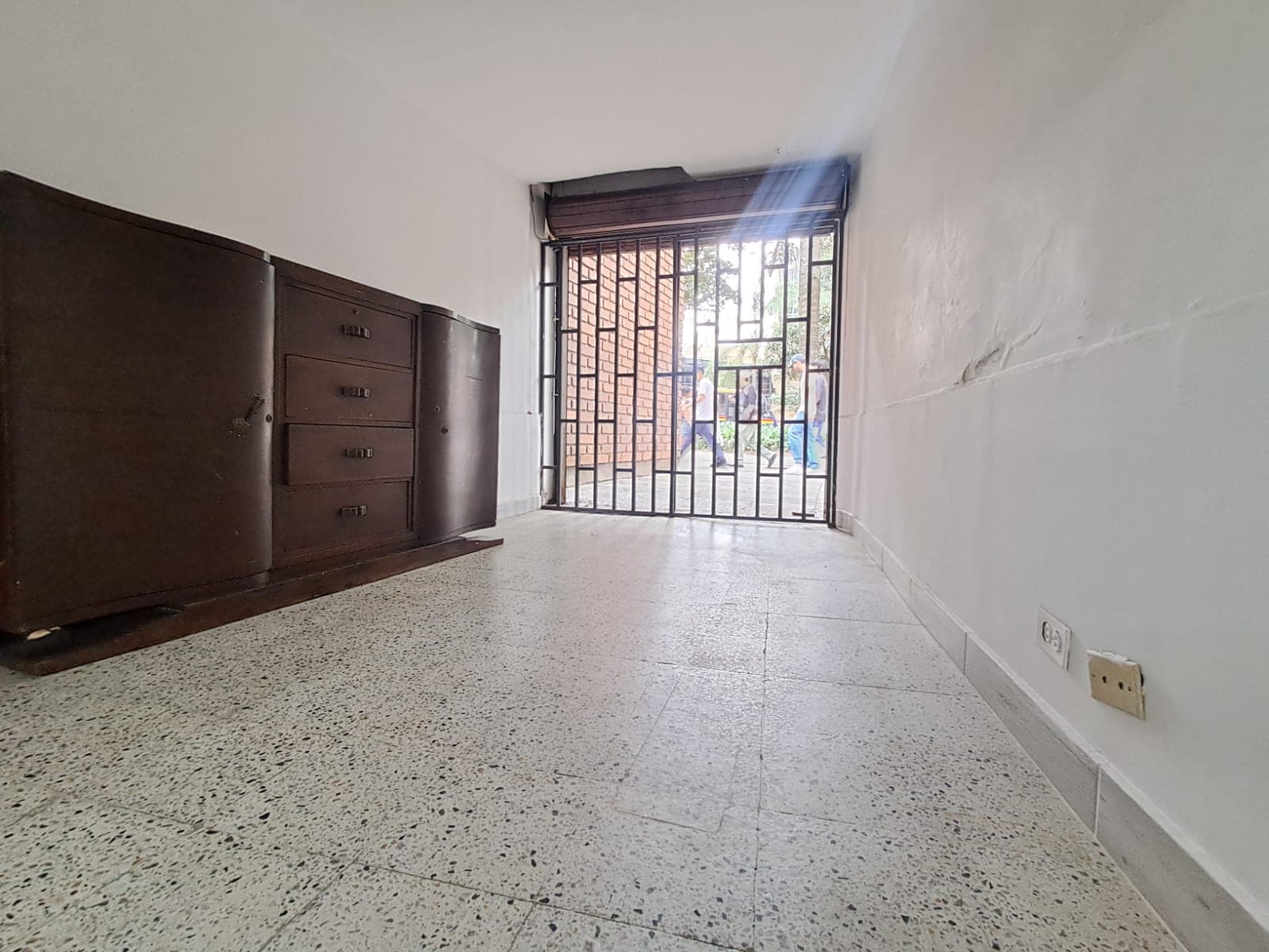 Local en arriendo en La Candelaria, Centro, Medellín — foto 1 de 10