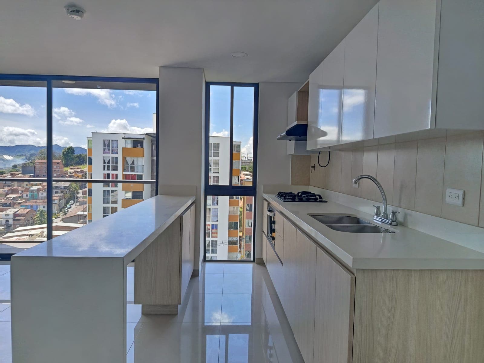 Apartamento en arriendo en Marinilla — foto 1 de 15