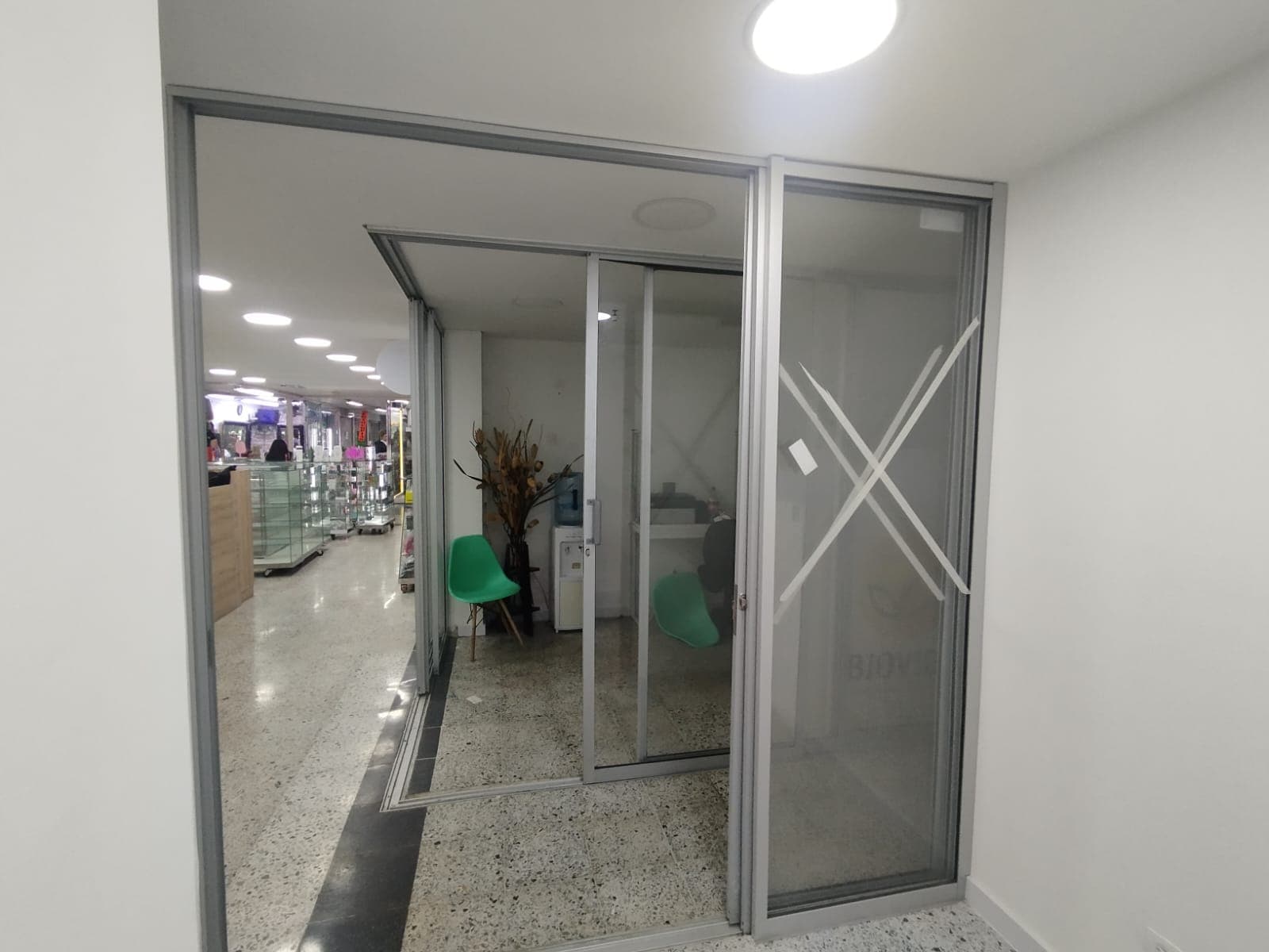 Local en arriendo en La Candelaria, Centro, Medellín — foto 4 de 10