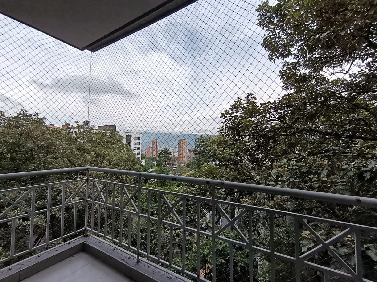 Apartamento en arriendo en La Visitacion Los Gonzalez, El Poblado, Medellín — foto 1 de 20
