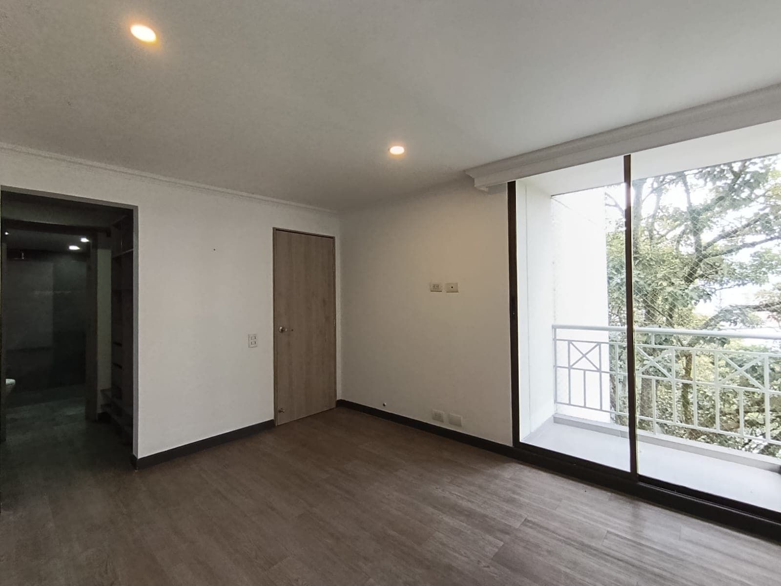 Apartamento en arriendo en La Visitacion Los Gonzalez, El Poblado, Medellín — foto 2 de 20