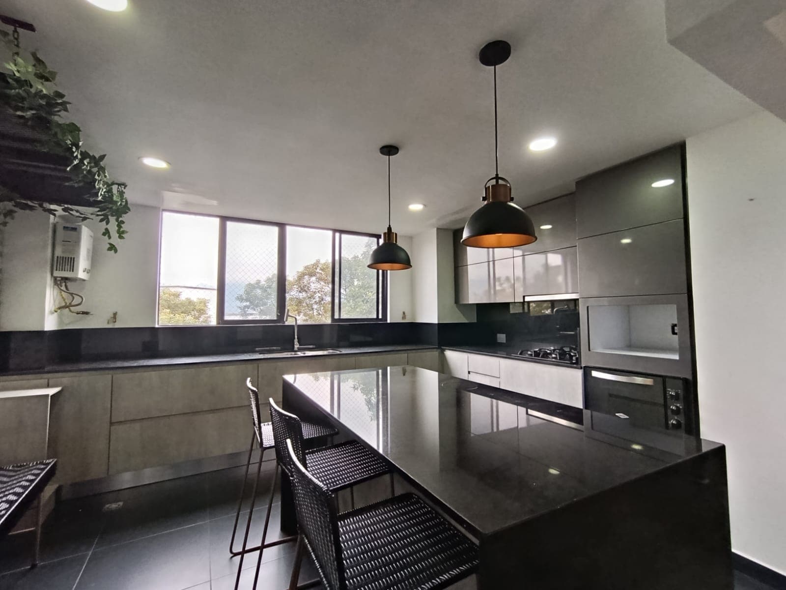 Apartamento en arriendo en La Visitacion Los Gonzalez, El Poblado, Medellín — foto 4 de 20