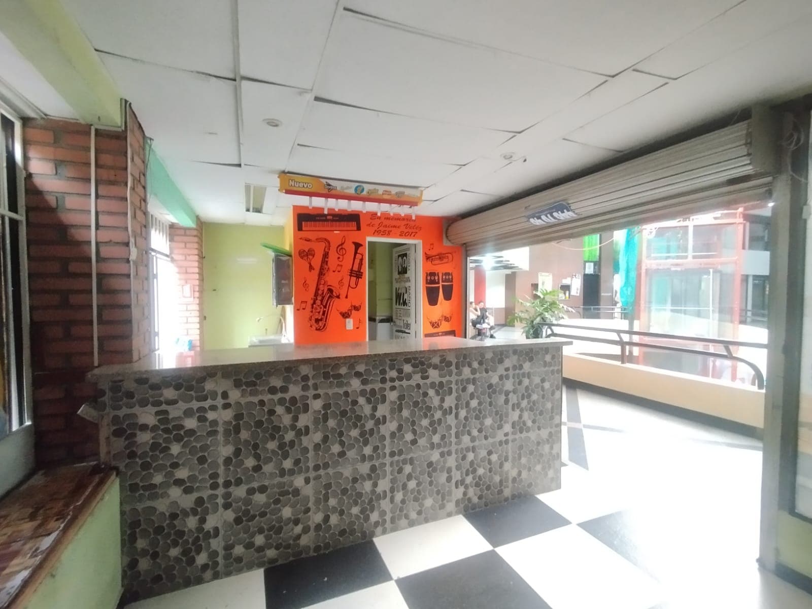 Local en arriendo en La Candelaria, Centro, Medellín — foto 2 de 10