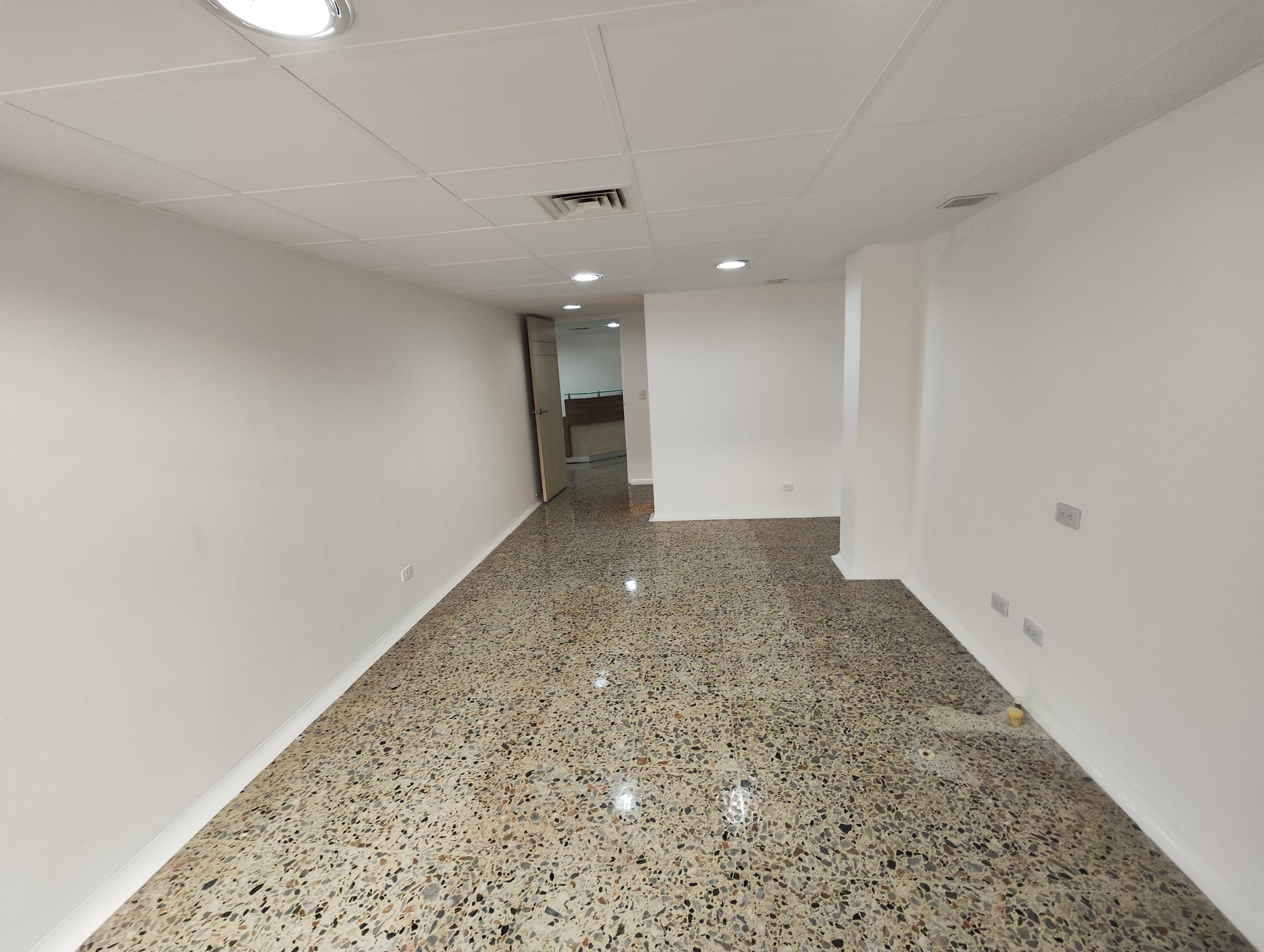 Local en arriendo en Laureles, Medellín — foto 4 de 14