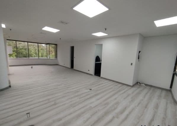 Oficina en arriendo en El Poblado, Medellín — foto 1 de 12