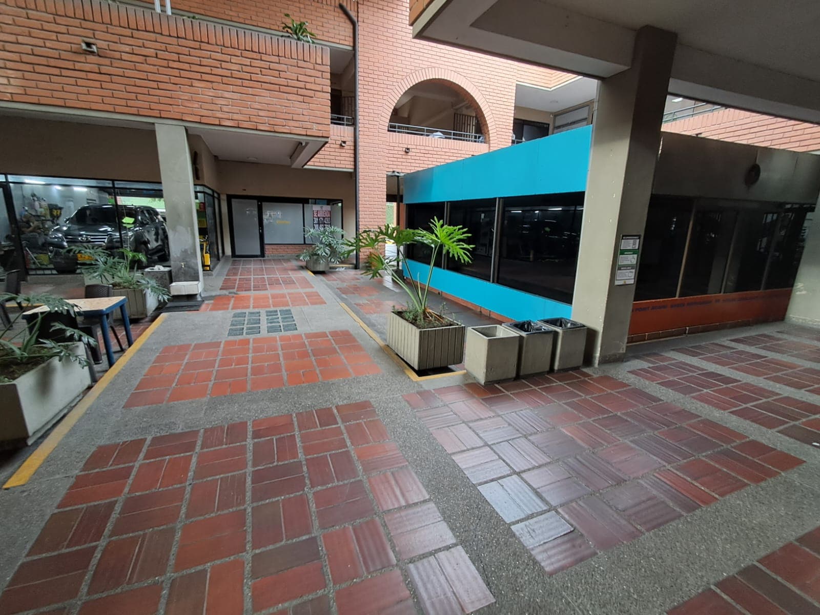 Local en arriendo en Suramericana, Laureles, Medellín — foto 4 de 9