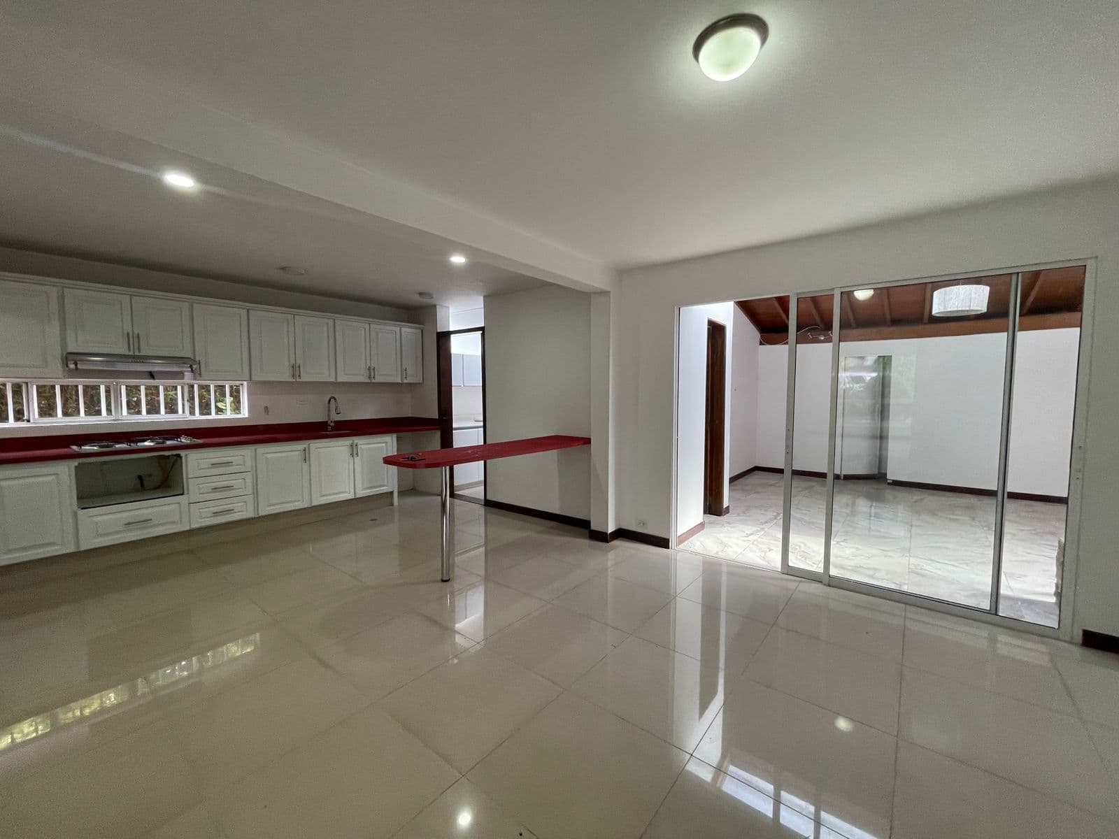 Casa Vivienda en arriendo en Los Balsos, El Poblado, Medellín — foto 4 de 20