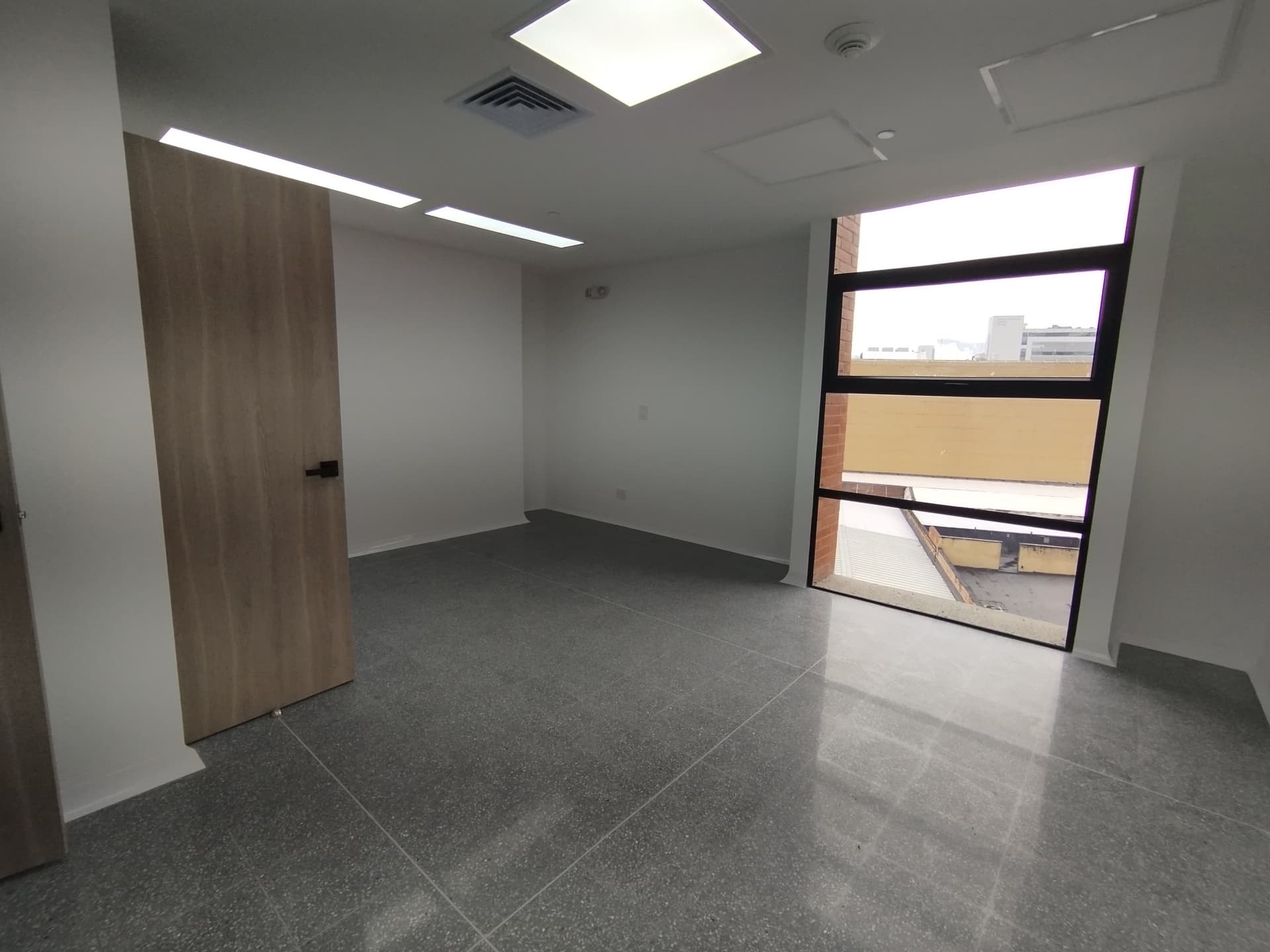 Consultorio en arriendo en San Diego, El Poblado, Medellín — foto 1 de 12