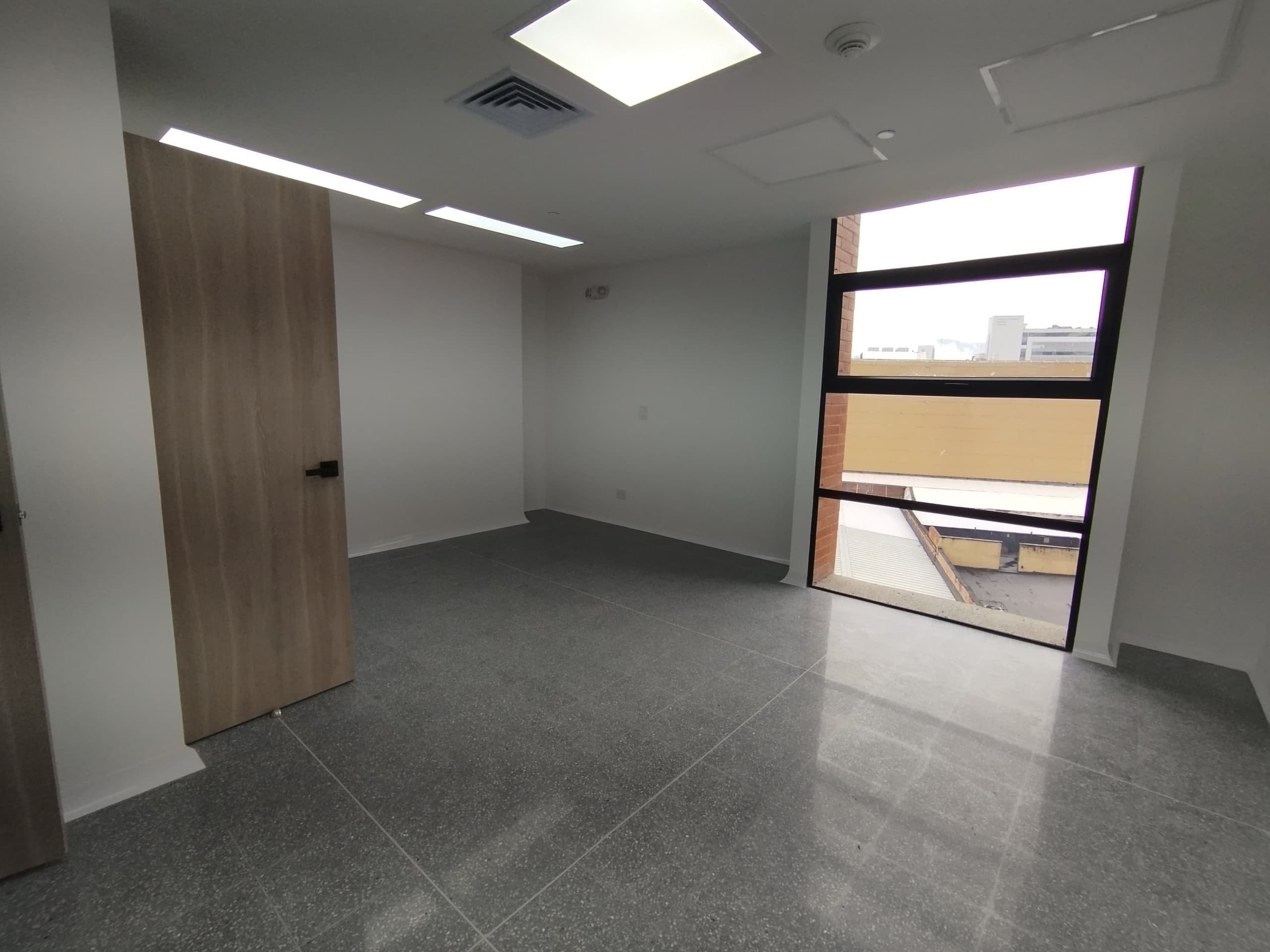 Consultorio en arriendo en San Diego, El Poblado, Medellín — foto 1 de 12