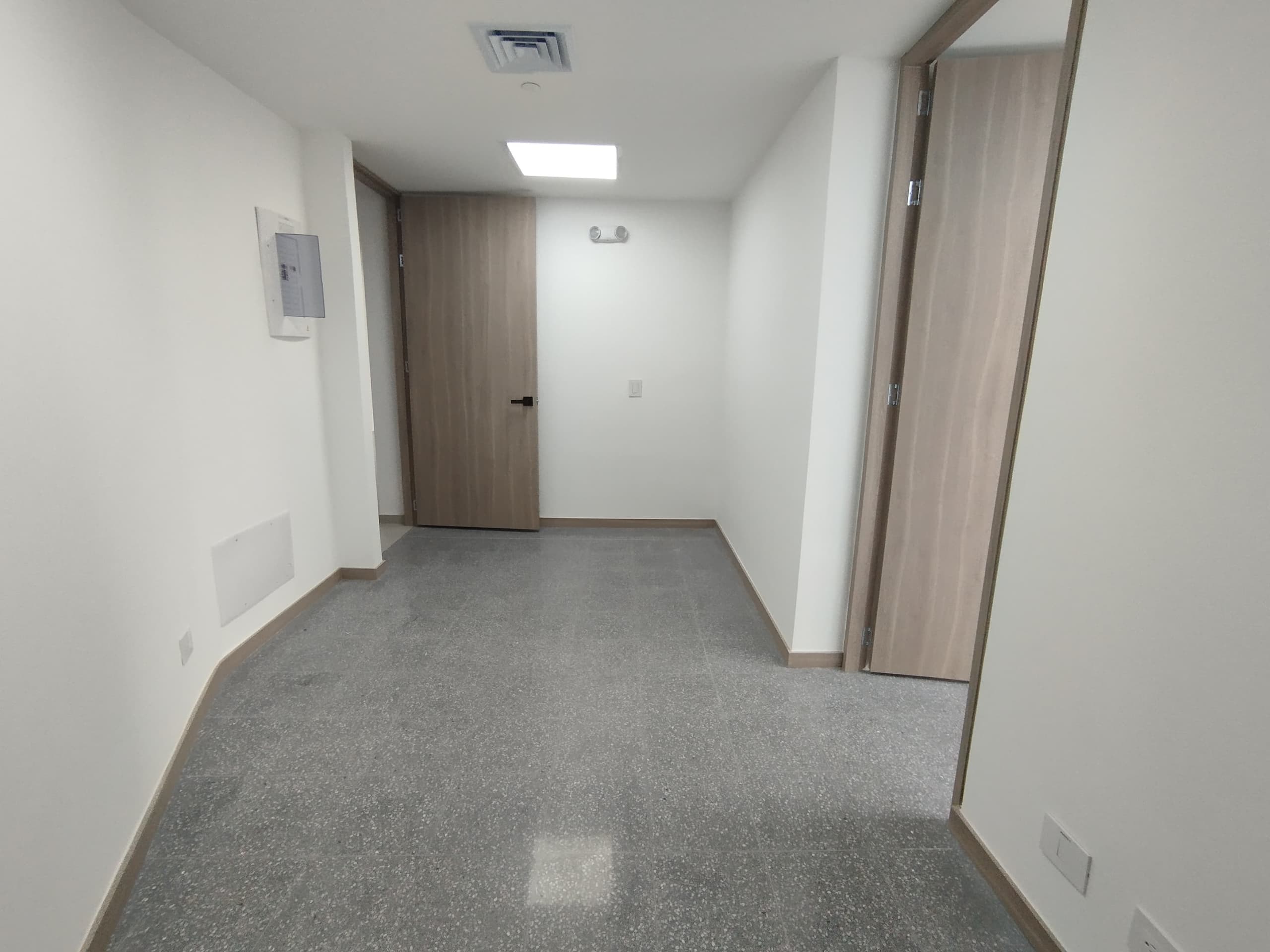 Consultorio en arriendo en San Diego, El Poblado, Medellín — foto 3 de 12