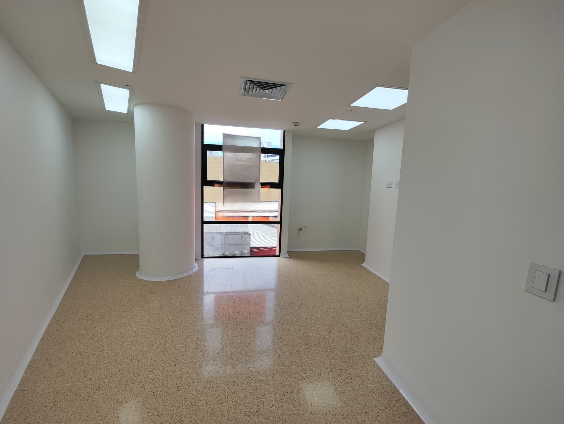 Consultorio en arriendo en San Diego, El Poblado, Medellín — foto 1 de 13