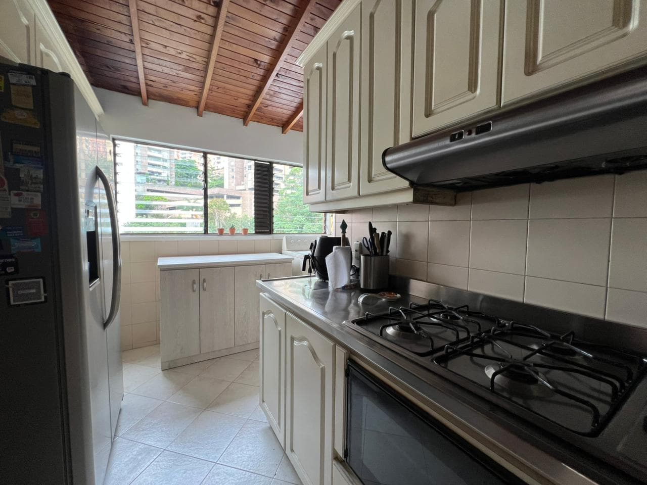 Apartamento en arriendo en El Tesoro, El Poblado, Medellín — foto 3 de 20