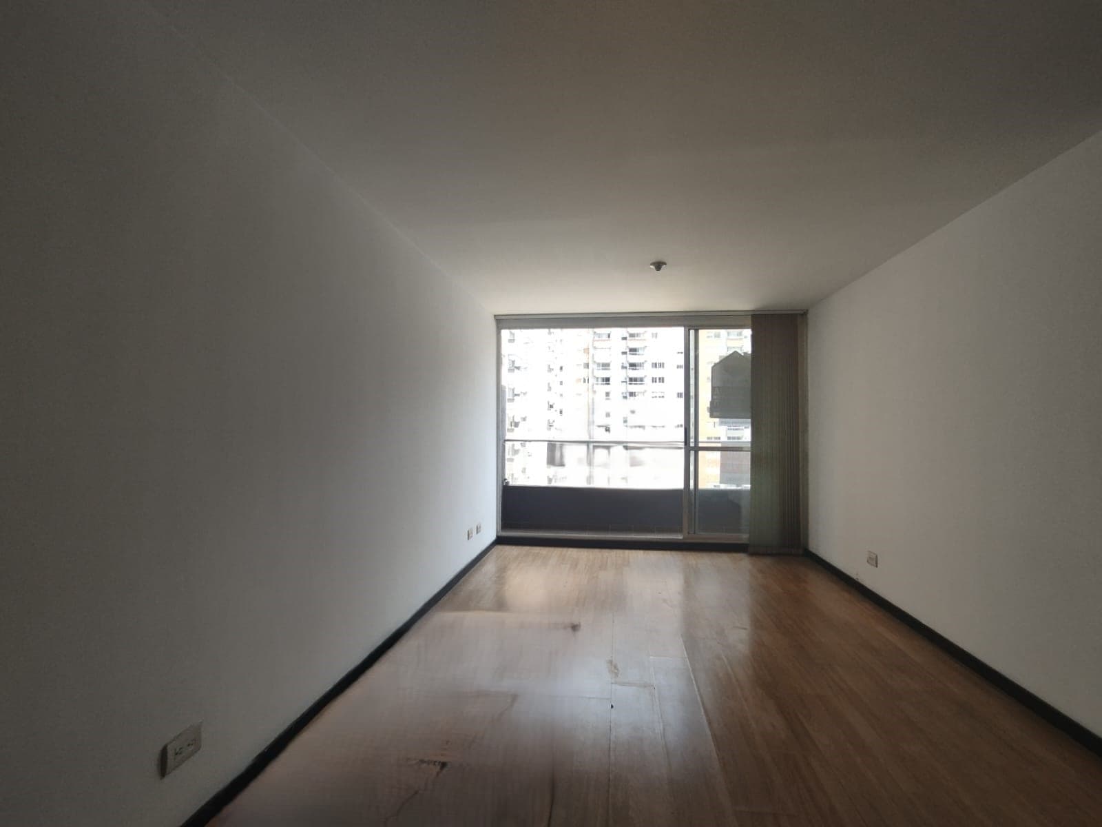 Apartamento en arriendo en Ciudad Del Rio, El Poblado, Medellín — foto 3 de 16