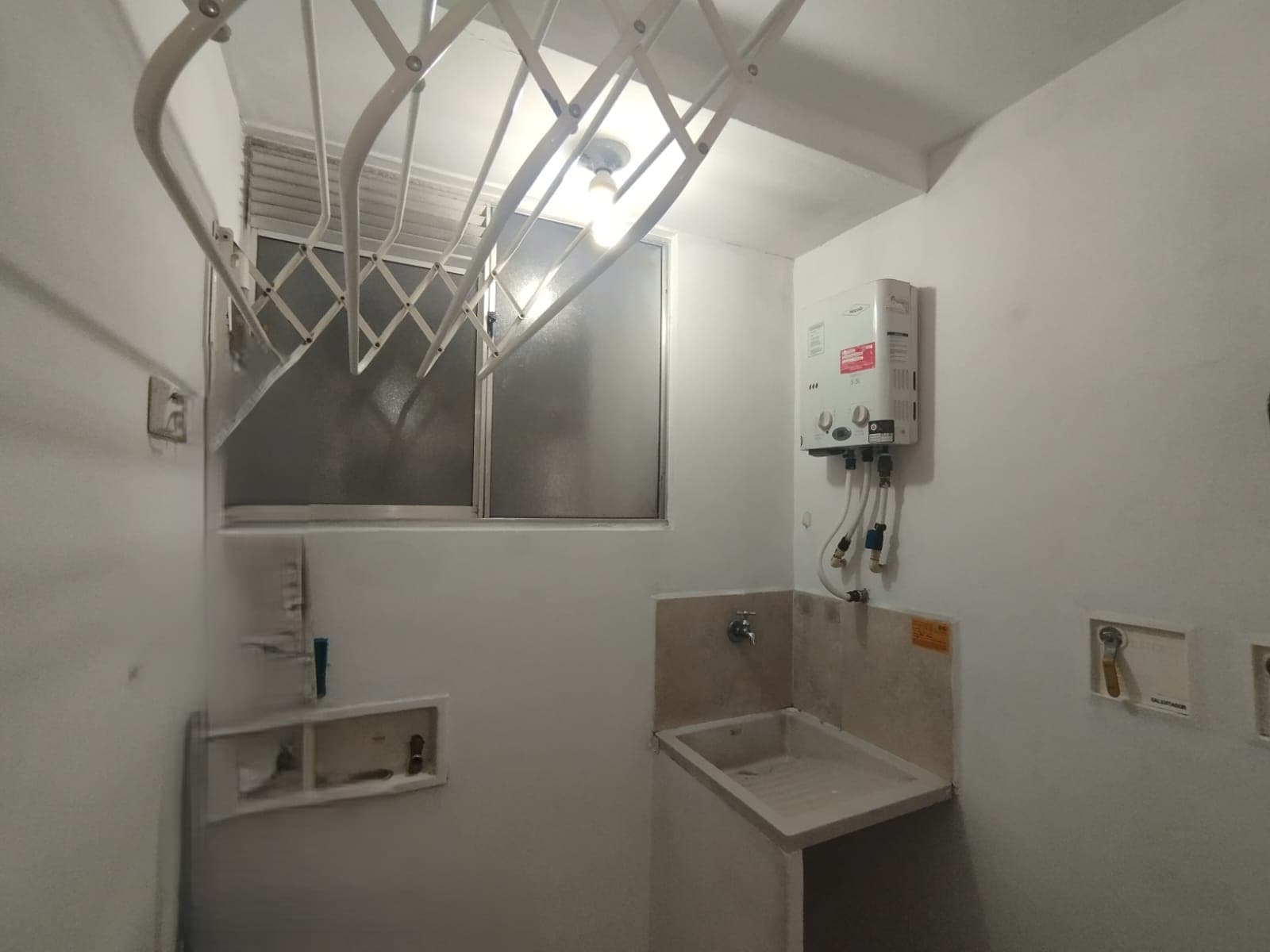 Apartamento en arriendo en Ciudad Del Rio, El Poblado, Medellín — foto 5 de 16