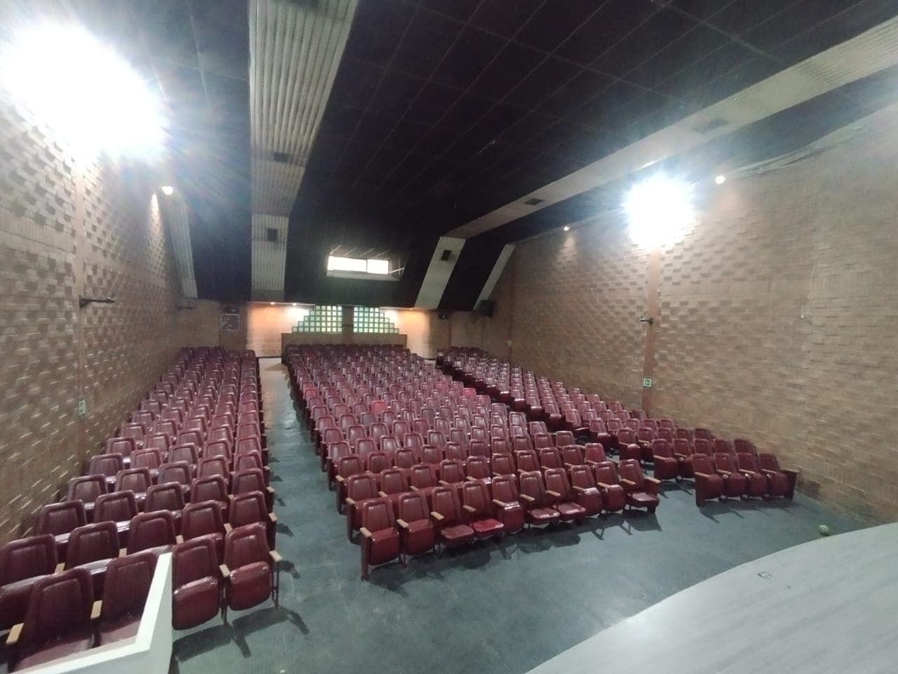 Edificio en arriendo en Villa Nueva, Centro, Medellín — foto 1 de 20