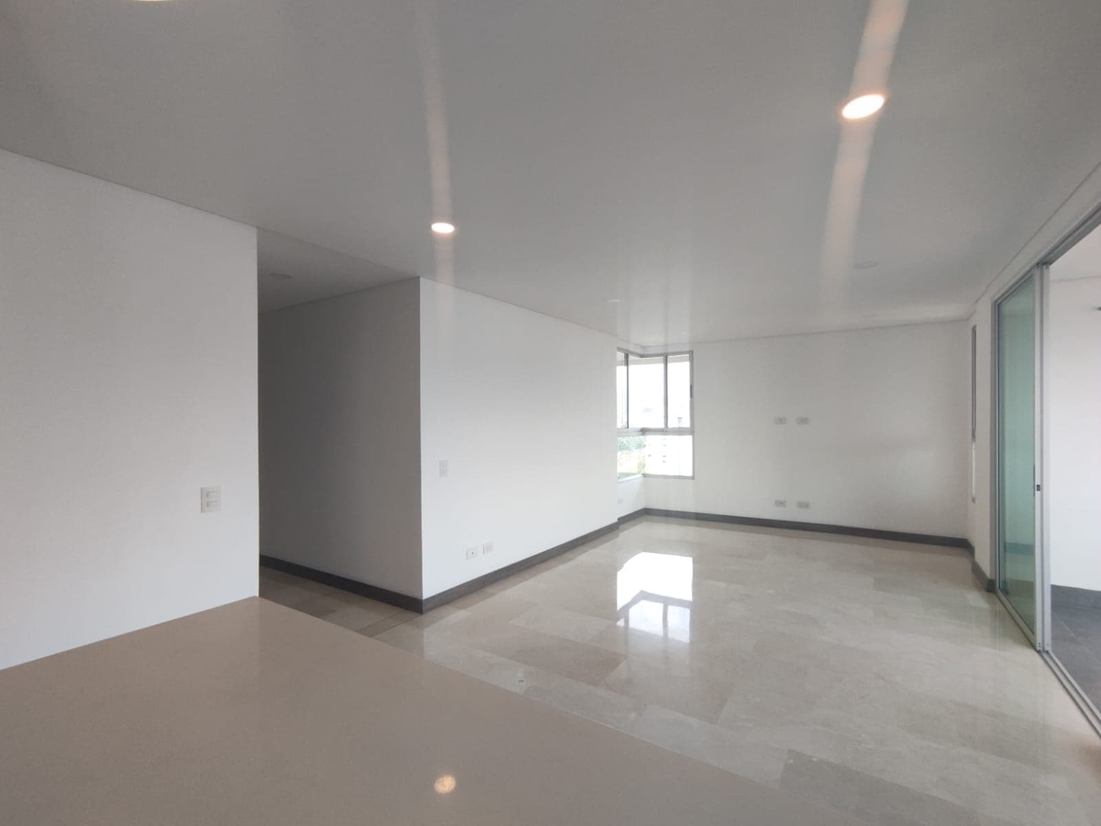 Apartamento en arriendo en Loma de los Parra, El Poblado, Medellín — foto 3 de 20