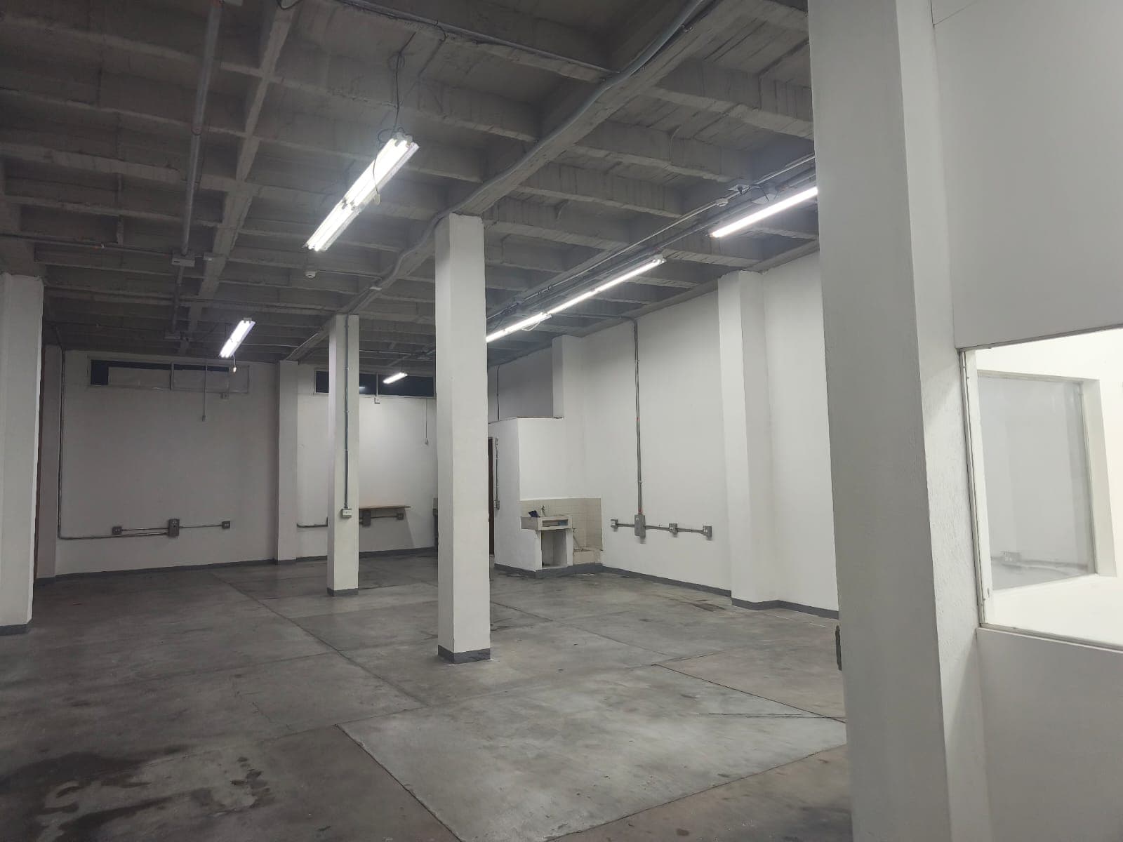 Bodega en arriendo en San Benito, Centro, Medellín — foto 5 de 16