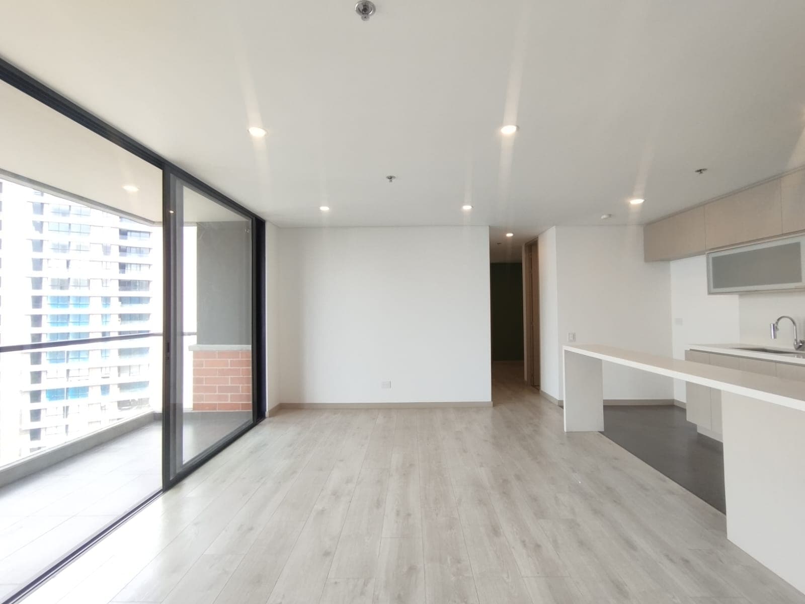 Apartamento en arriendo en Altos del Poblado Cola del Zorro, Medellín — foto 1 de 20