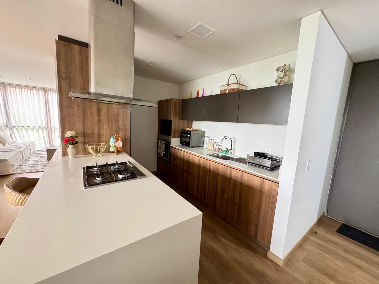 Apartamento en arriendo en Altos del Poblado Cola del Zorro, Medellín — foto 2 de 18