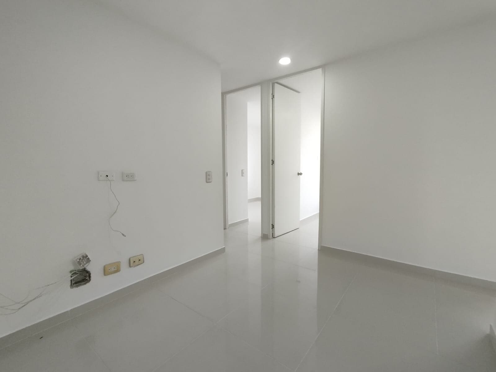 Apartamento en arriendo en Ciudad Del Rio, El Poblado, Medellín — foto 3 de 16