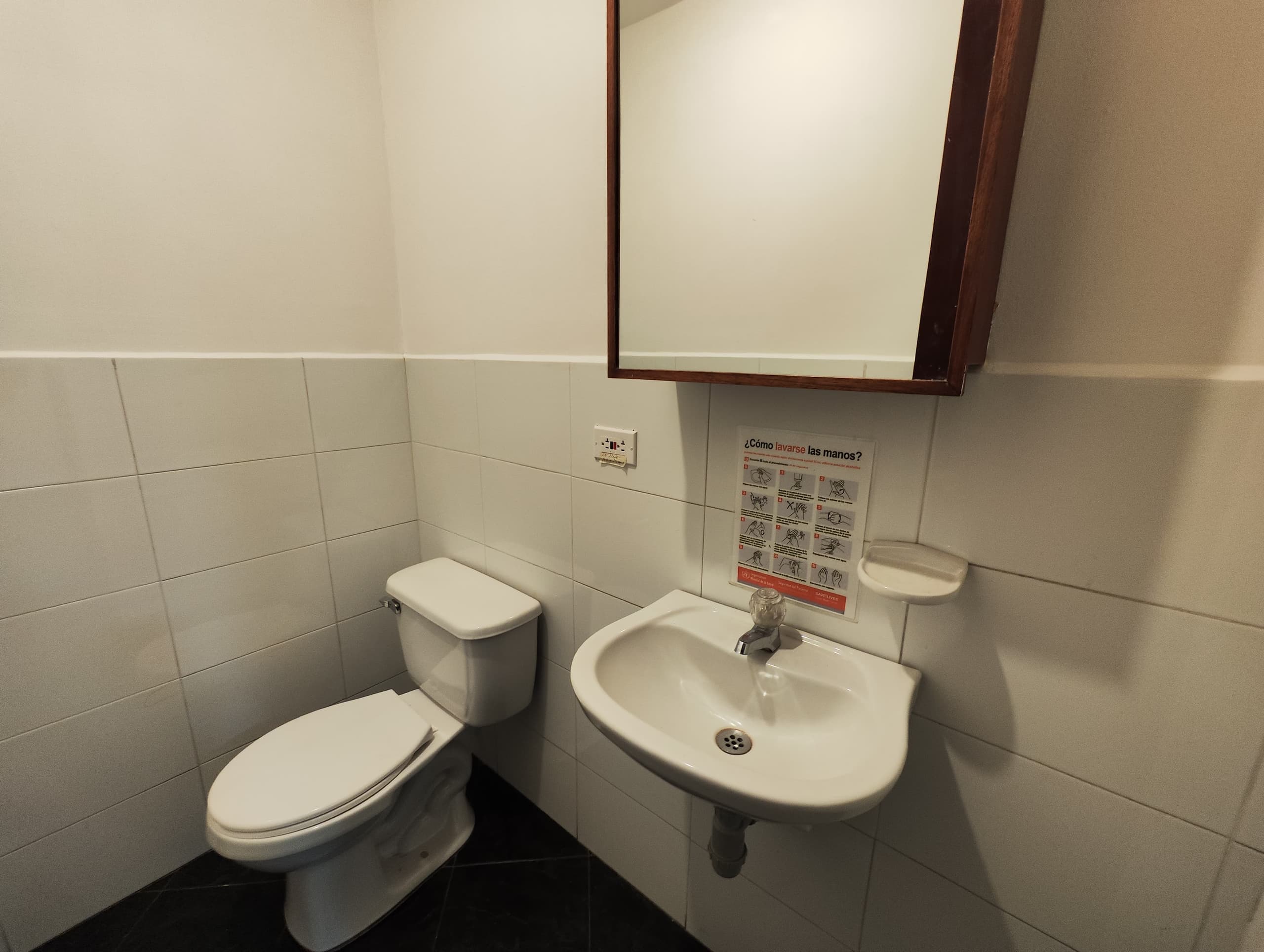 Oficina en arriendo en Milla De Oro, El Poblado, Medellín — foto 3 de 8