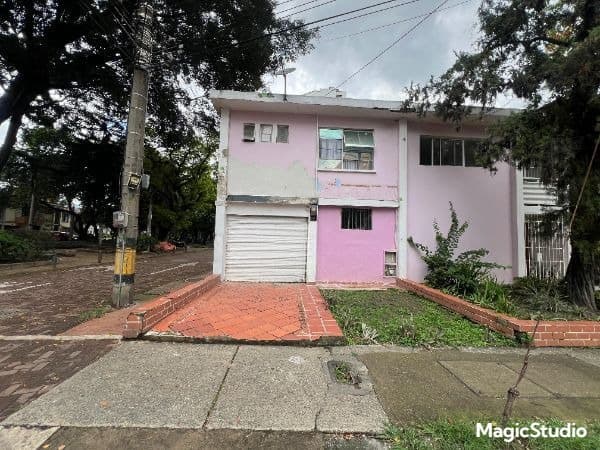 Local en arriendo en San Joaquín, Laureles, Medellín — foto 1 de 18