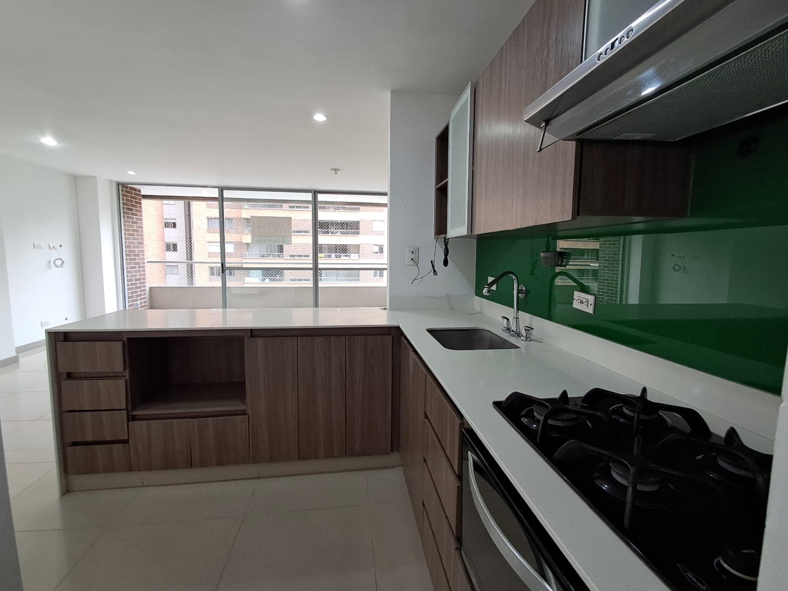 Apartamento en arriendo en Ciudad del Rio, El Poblado, Medellín — foto 2 de 20