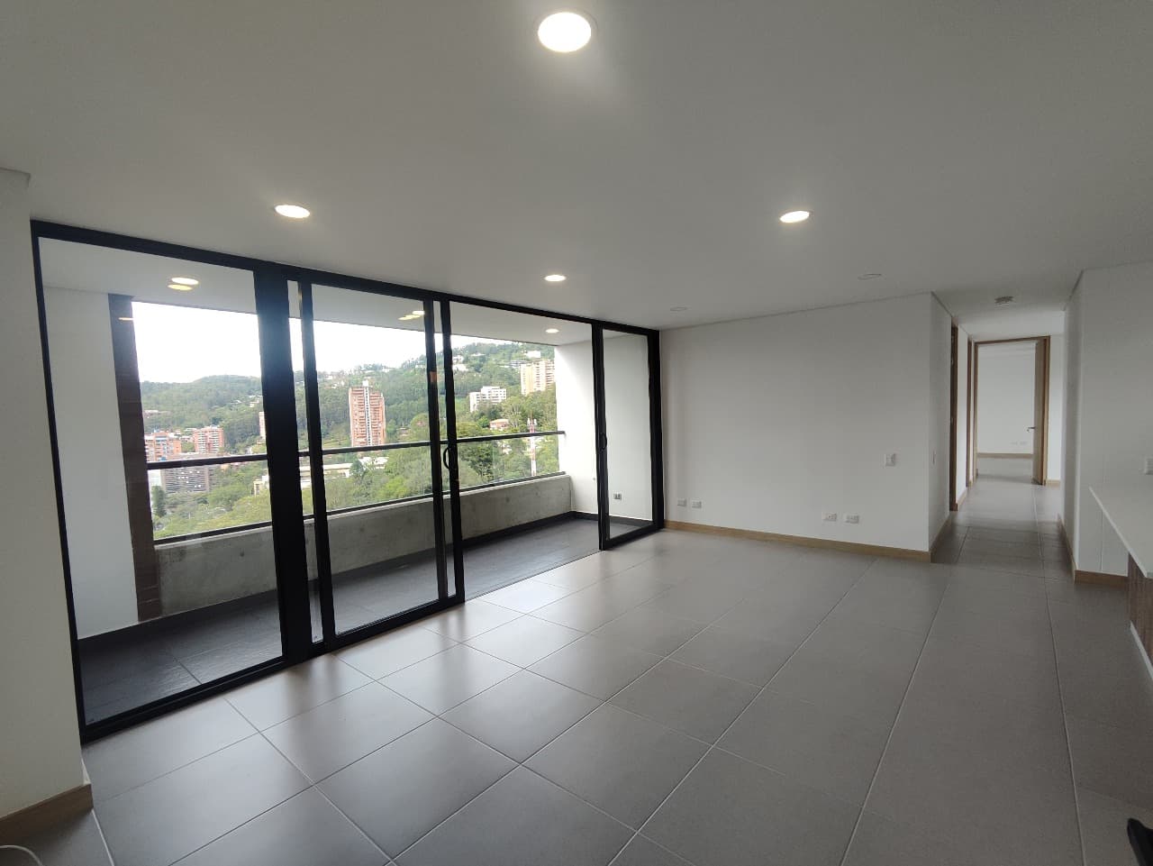 Apartamento en arriendo en El Tesoro, El Poblado, Medellín — foto 1 de 20