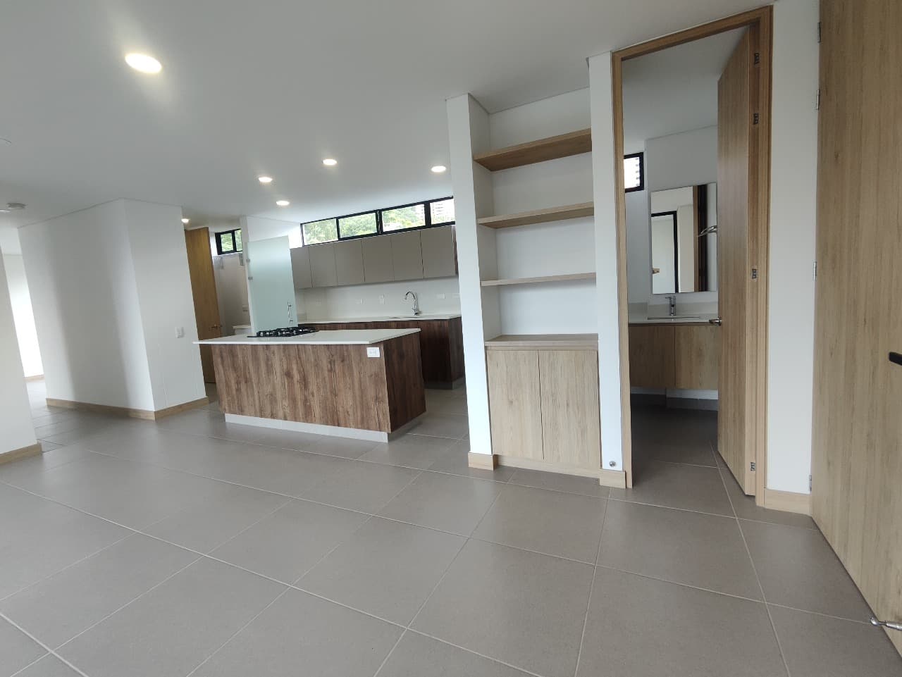 Apartamento en arriendo en El Tesoro, El Poblado, Medellín — foto 4 de 20