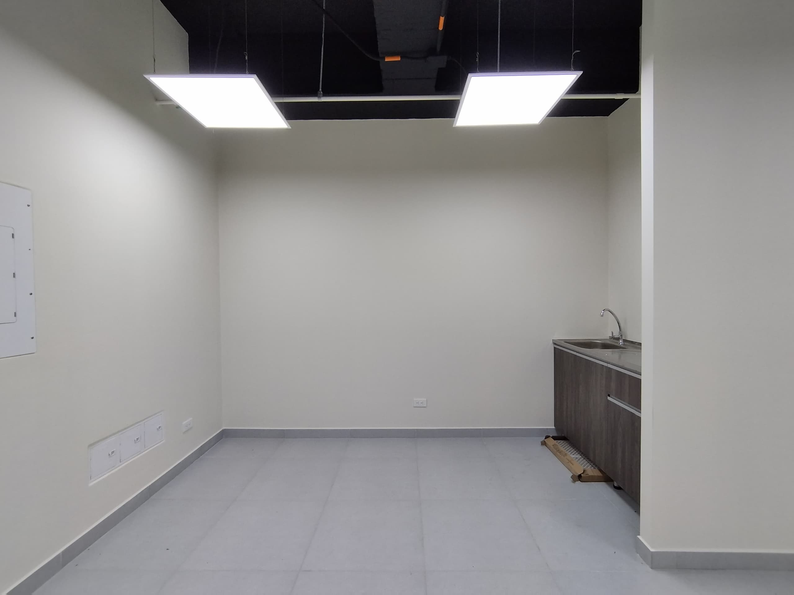 Oficina en arriendo en Altos Del Cola Del Zorro, El Poblado, Medellín — foto 3 de 8