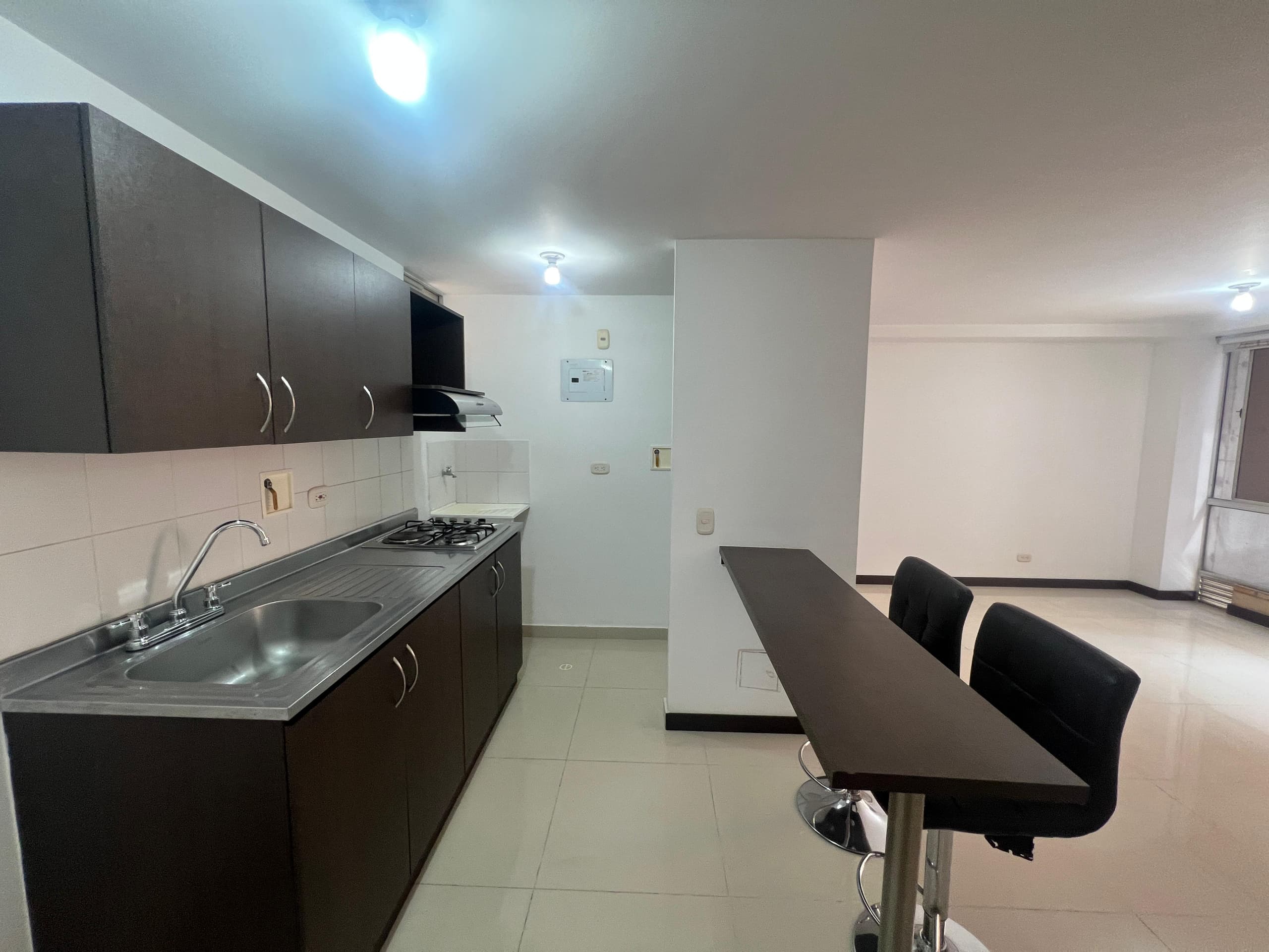 Apartaestudio en arriendo en El Nogal Los Almendros, Belen, Medellín — foto 2 de 20