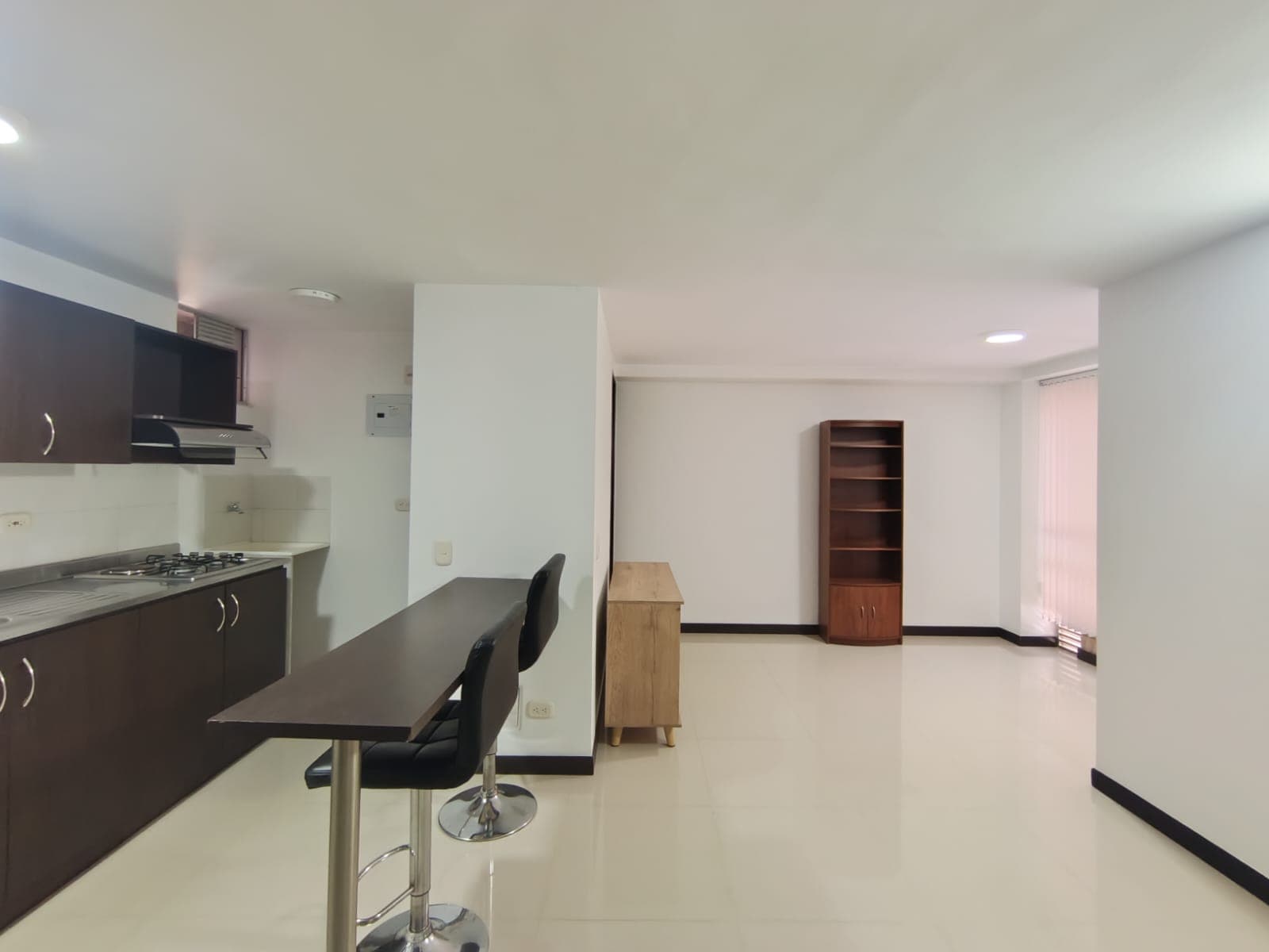 Apartaestudio en arriendo en El Nogal Los Almendros, Belen, Medellín — foto 3 de 20