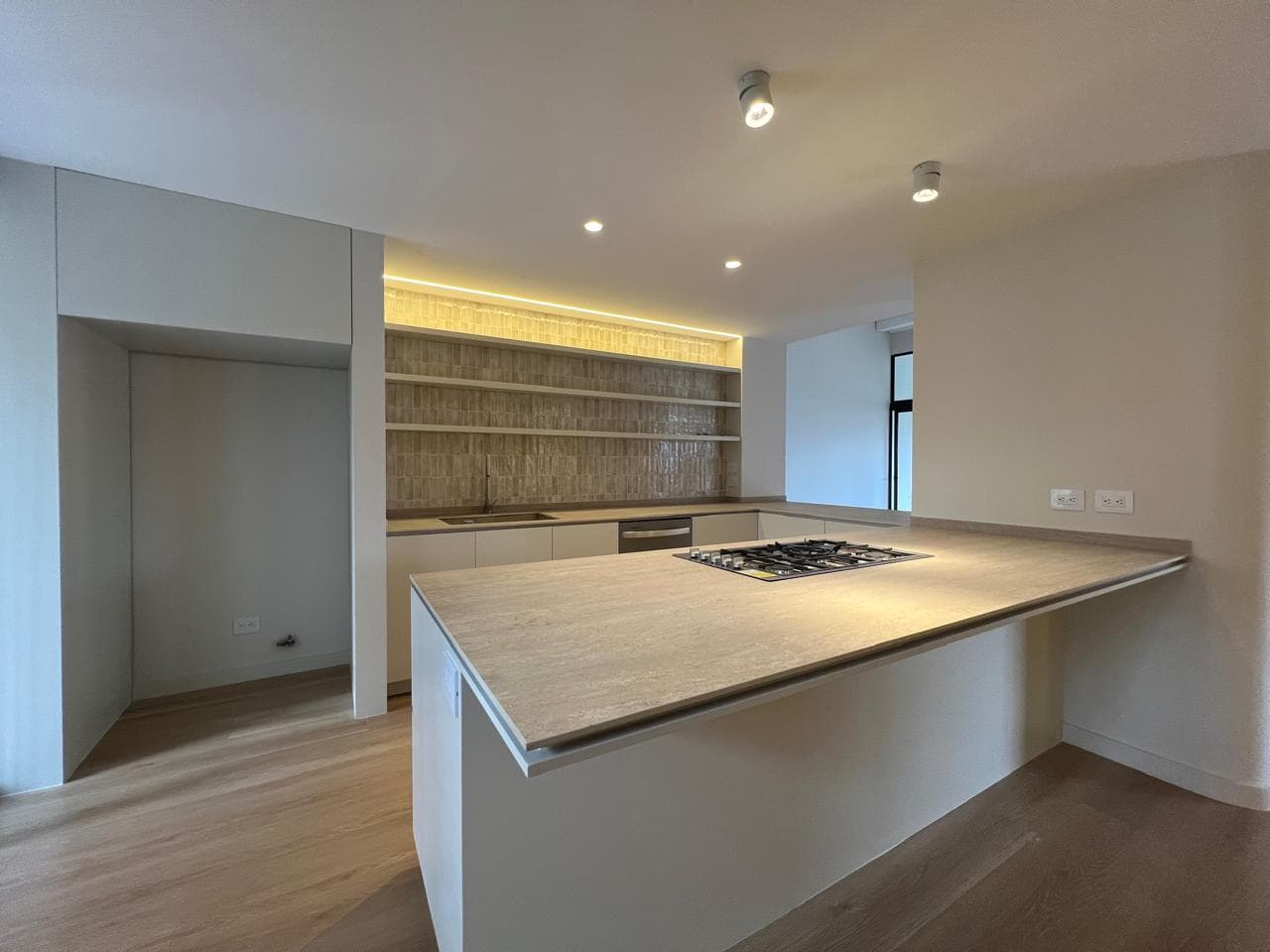 Apartamento en arriendo en La Florida El, El Poblado, Medellín — foto 2 de 20