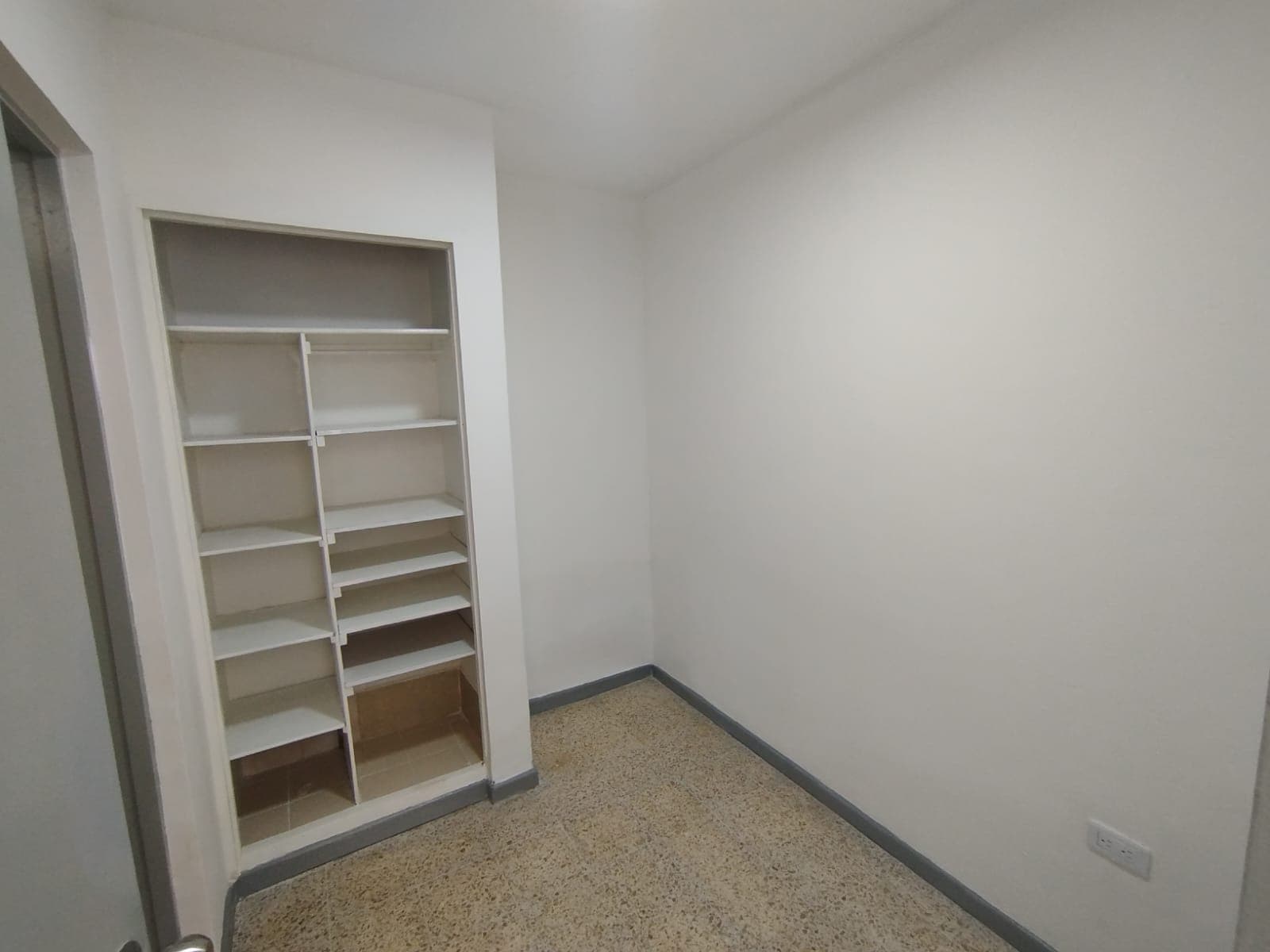 Casa Comercial en arriendo en El Velódromo, Laureles, Medellín — foto 4 de 20