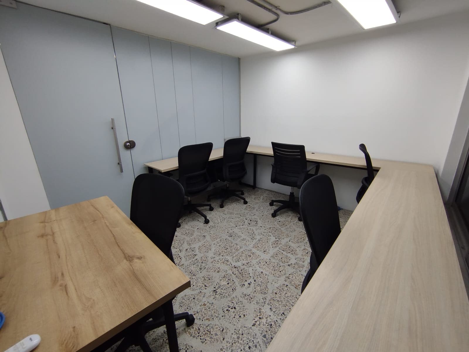 Casa Comercial en arriendo en La Castellana, Laureles, Medellín — foto 1 de 20