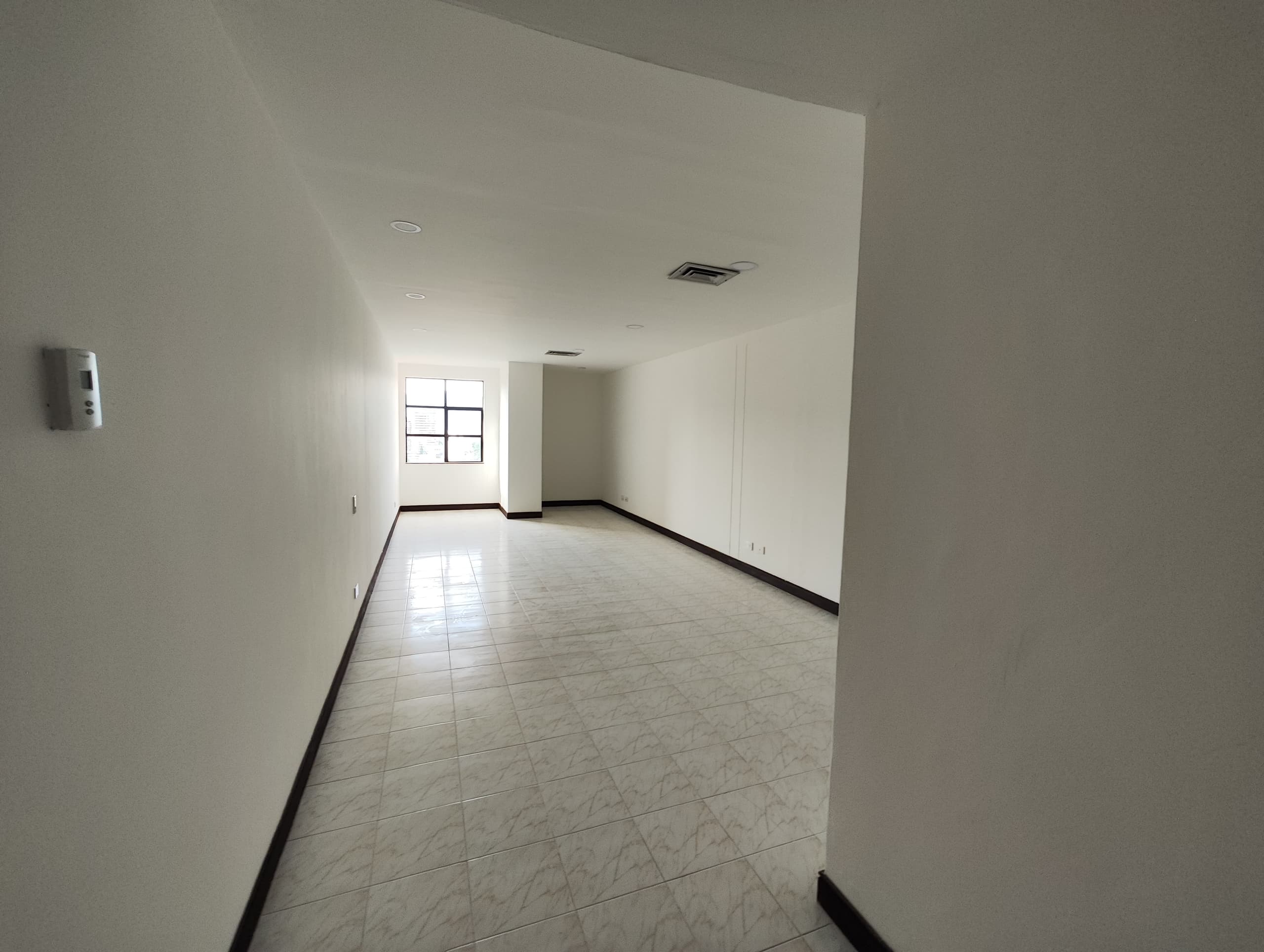 Oficina en arriendo en Milla De Oro, El Poblado, Medellín — foto 1 de 8