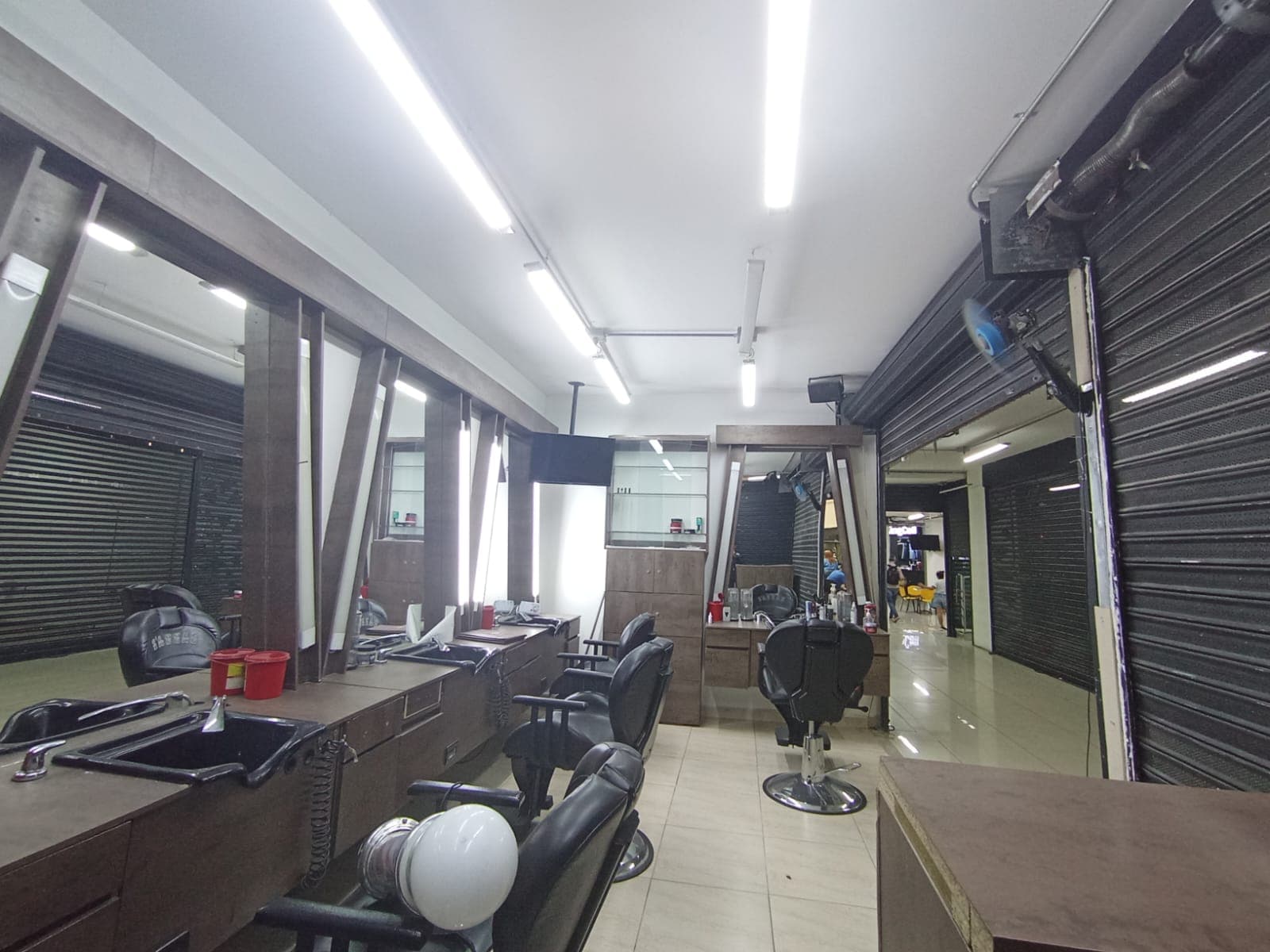 Local en arriendo en La Candelaria, Centro, Medellín — foto 1 de 10