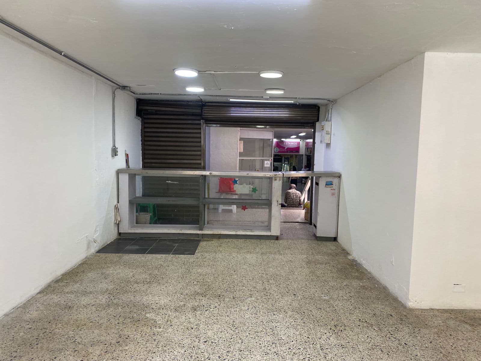 Local en arriendo en La Candelaria, Centro, Medellín — foto 2 de 7