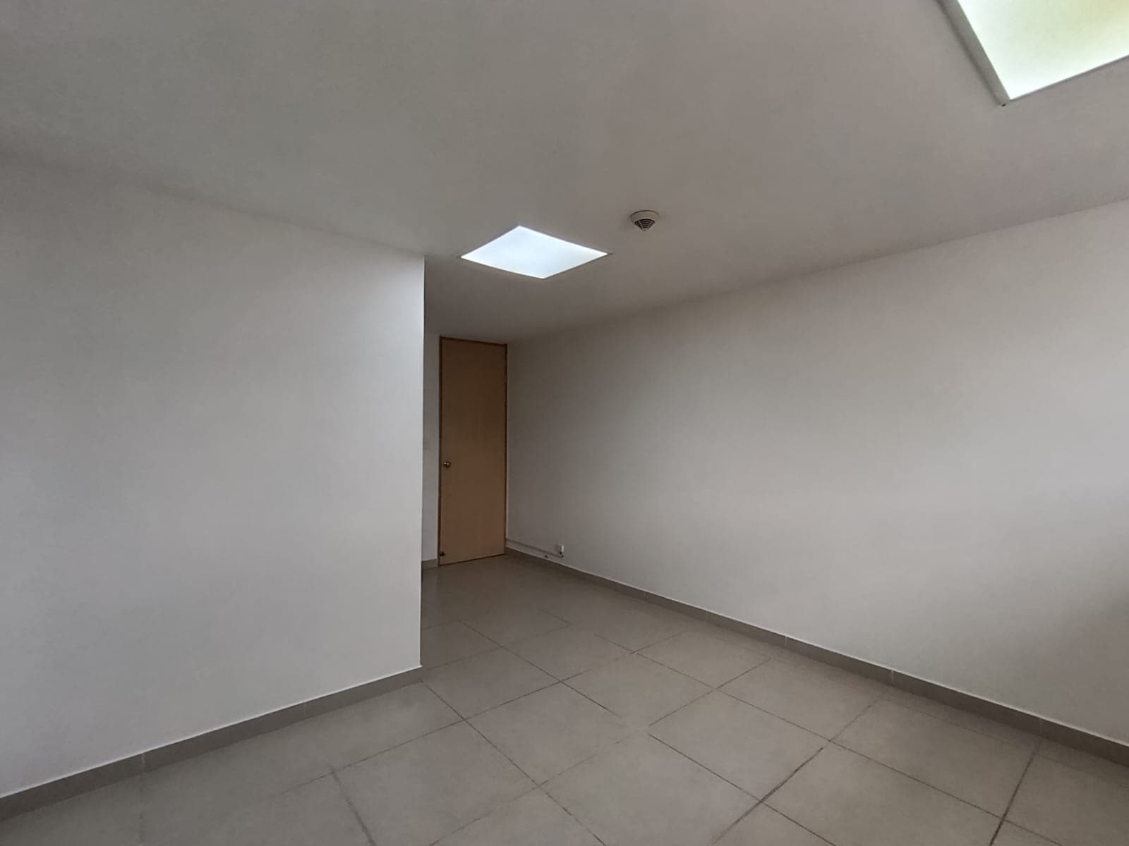 Oficina en arriendo en Naranjal, Laureles, Medellín — foto 2 de 13