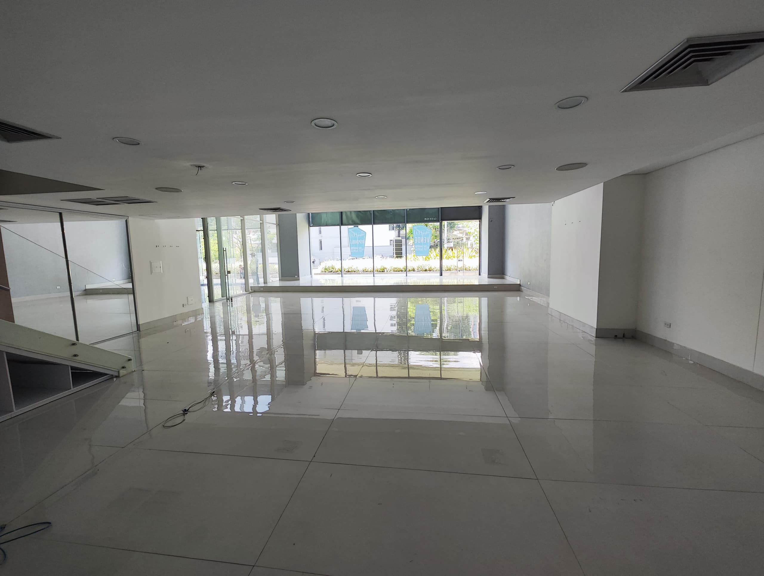 Local en arriendo en Manila, El Poblado, Medellín — foto 4 de 13