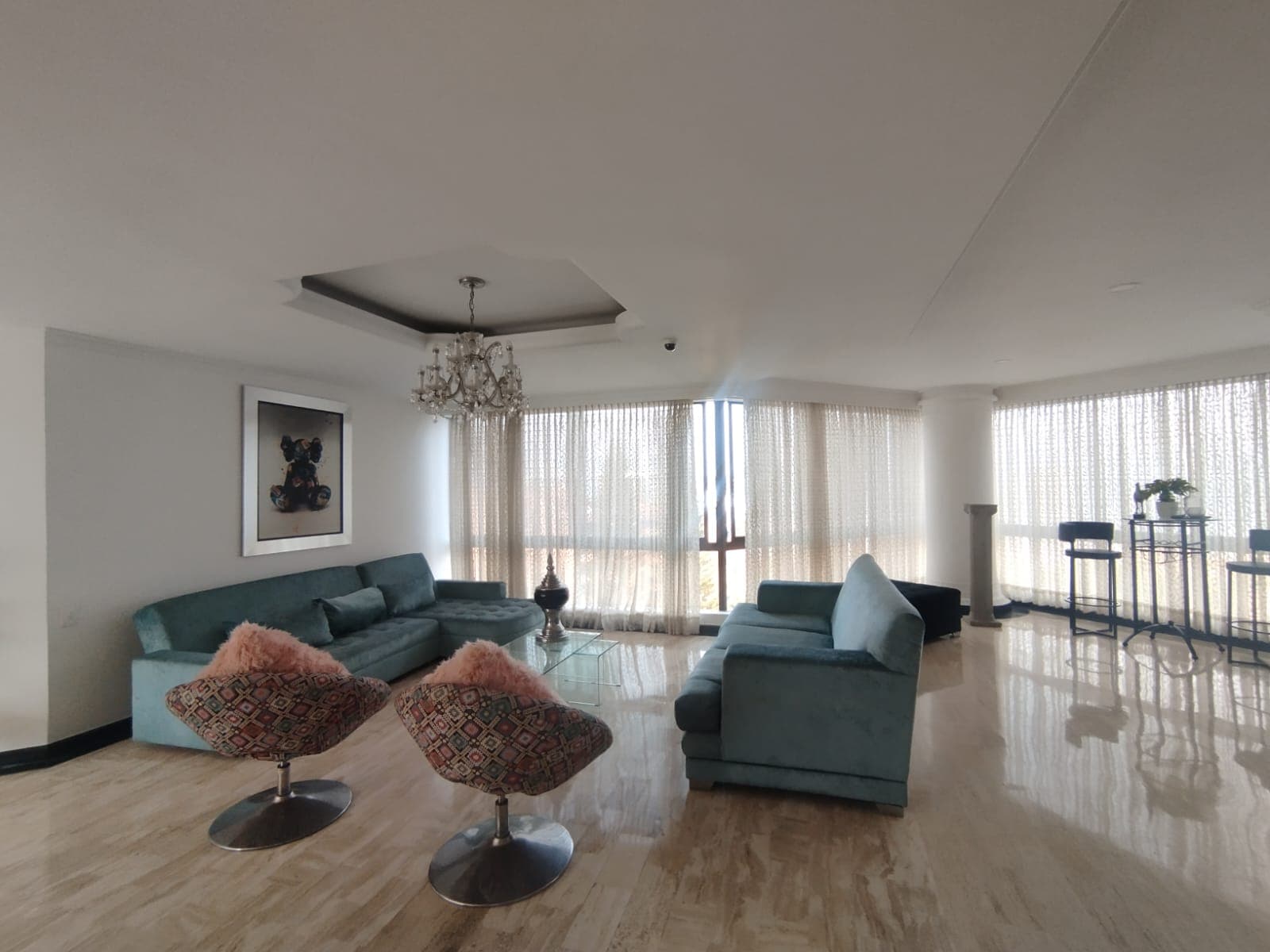 Apartamento en arriendo en Los Balsos, El Poblado, Medellín — foto 1 de 20