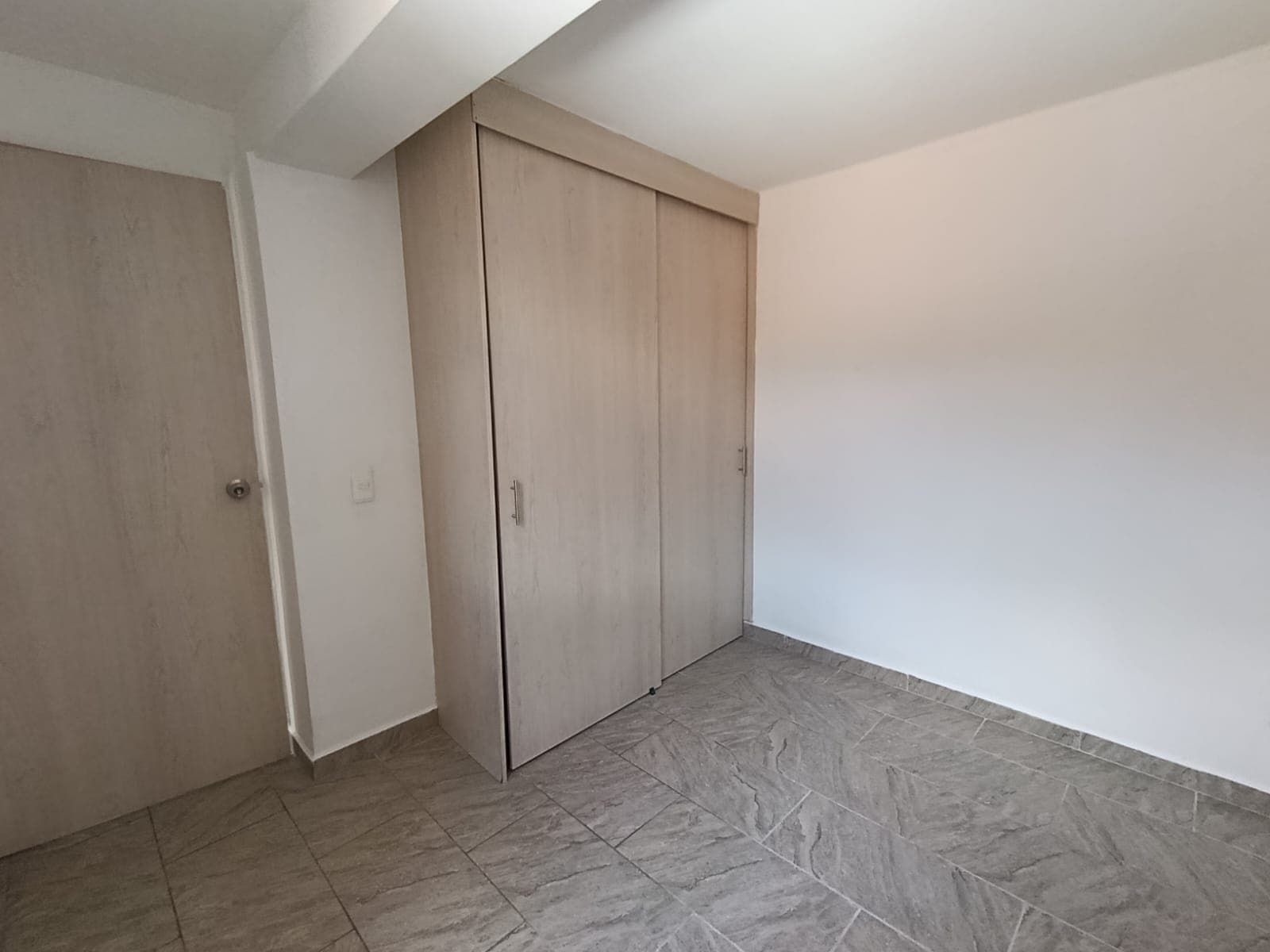 Apartaestudio en arriendo en Barrio Cristóbal, La America, Medellín — foto 5 de 9