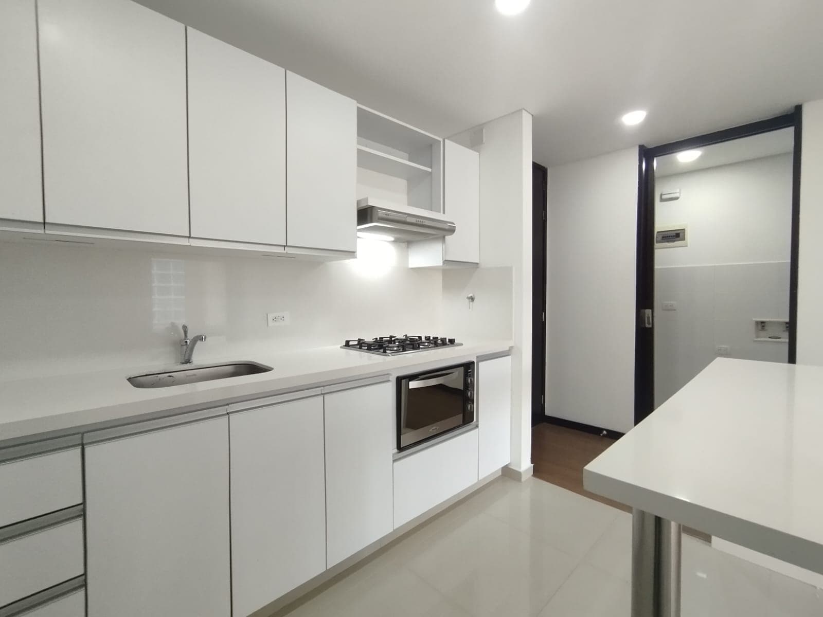 Apartamento en arriendo en Las Lomas, El Poblado, Medellín — foto 1 de 20
