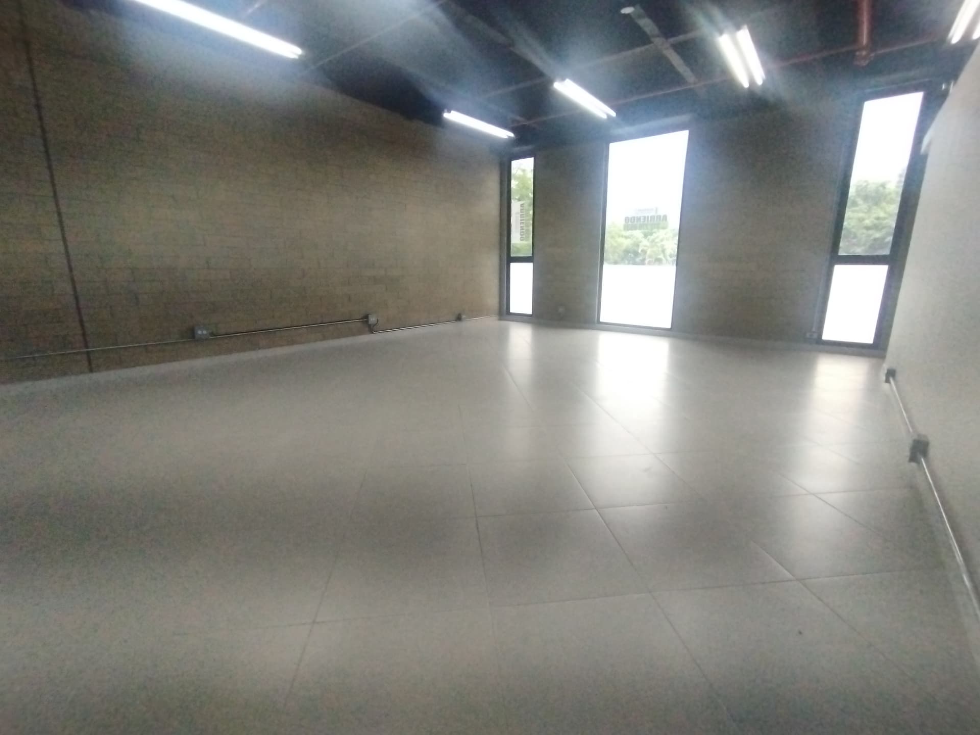 Oficina en arriendo en Aguacatala, El Poblado, Medellín — foto 1 de 6