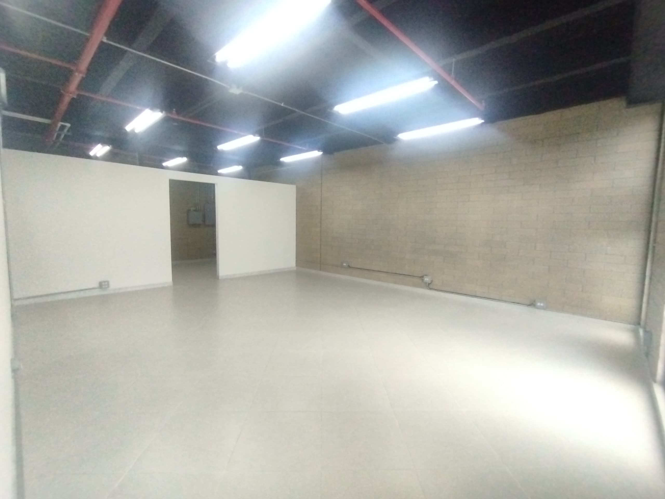 Oficina en arriendo en Aguacatala, El Poblado, Medellín — foto 2 de 6