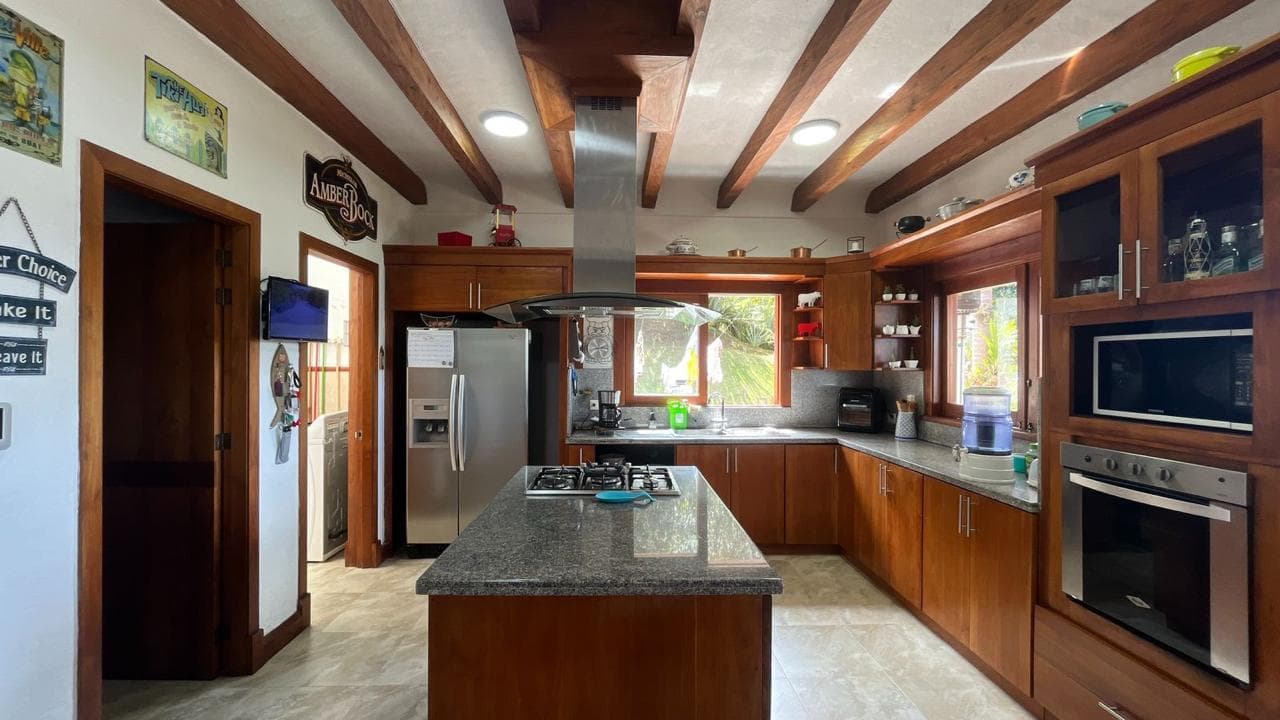 Casa Campestre en arriendo en Loma Del Escobero, Envigado — foto 2 de 20