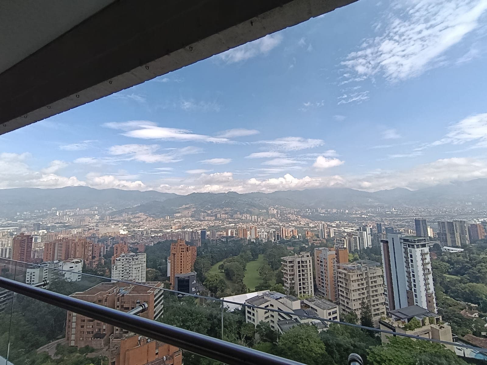 Apartamento en arriendo en San Lucas, El Poblado, Medellín — foto 1 de 20